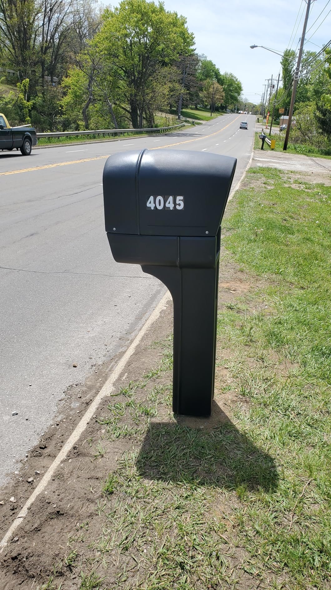 Step2 MailMaster Plus Mailbox & Post, Weather Resistant, Large Outdoor Mailboxes, Made of Durable Plastic, Easy to Install, Flag Included, Black customer photo 1
