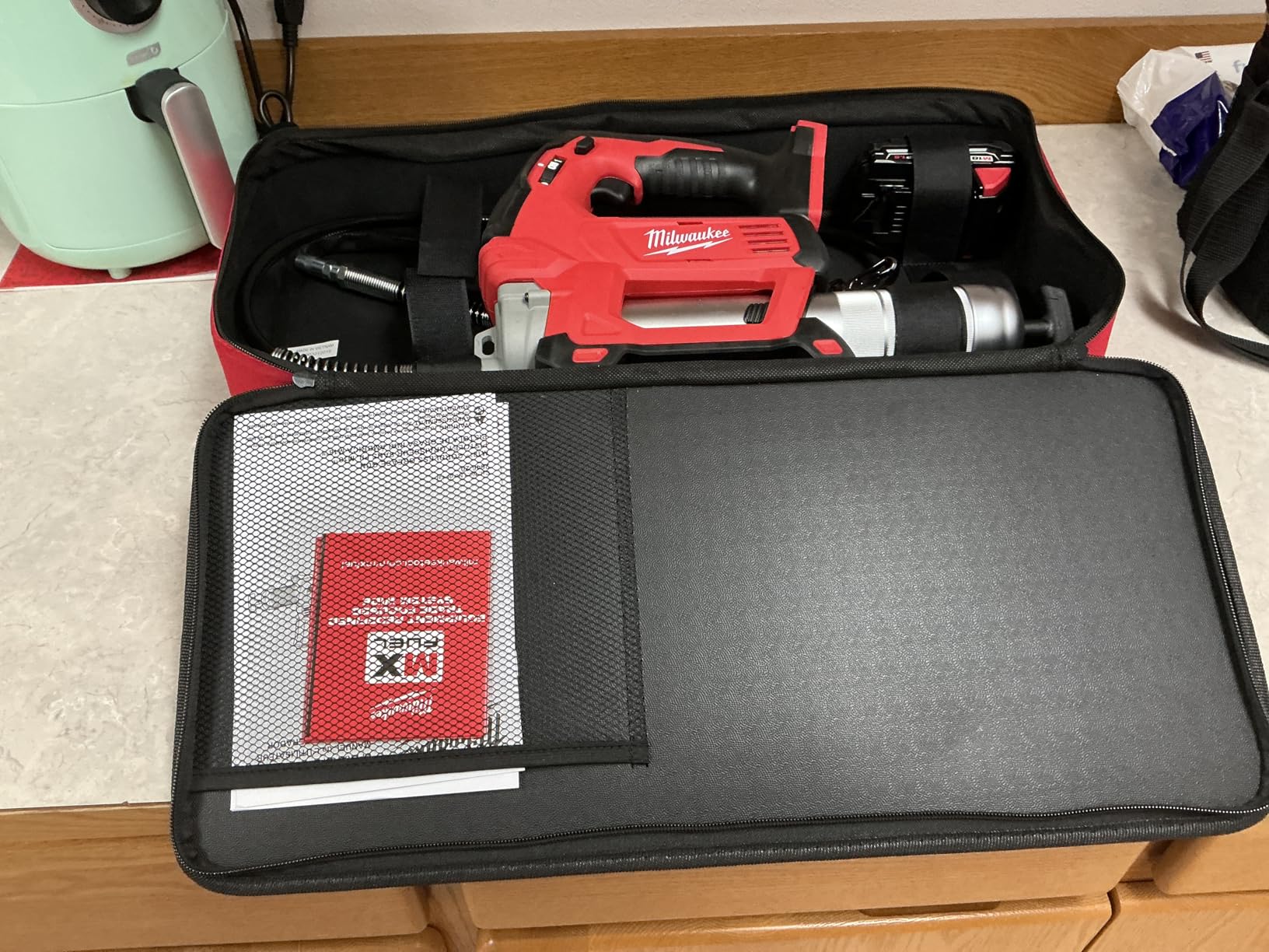 Milwaukee M18 Cordless 2-Speed Grease Gun Kit - No. 2646-21CT customer photo 2