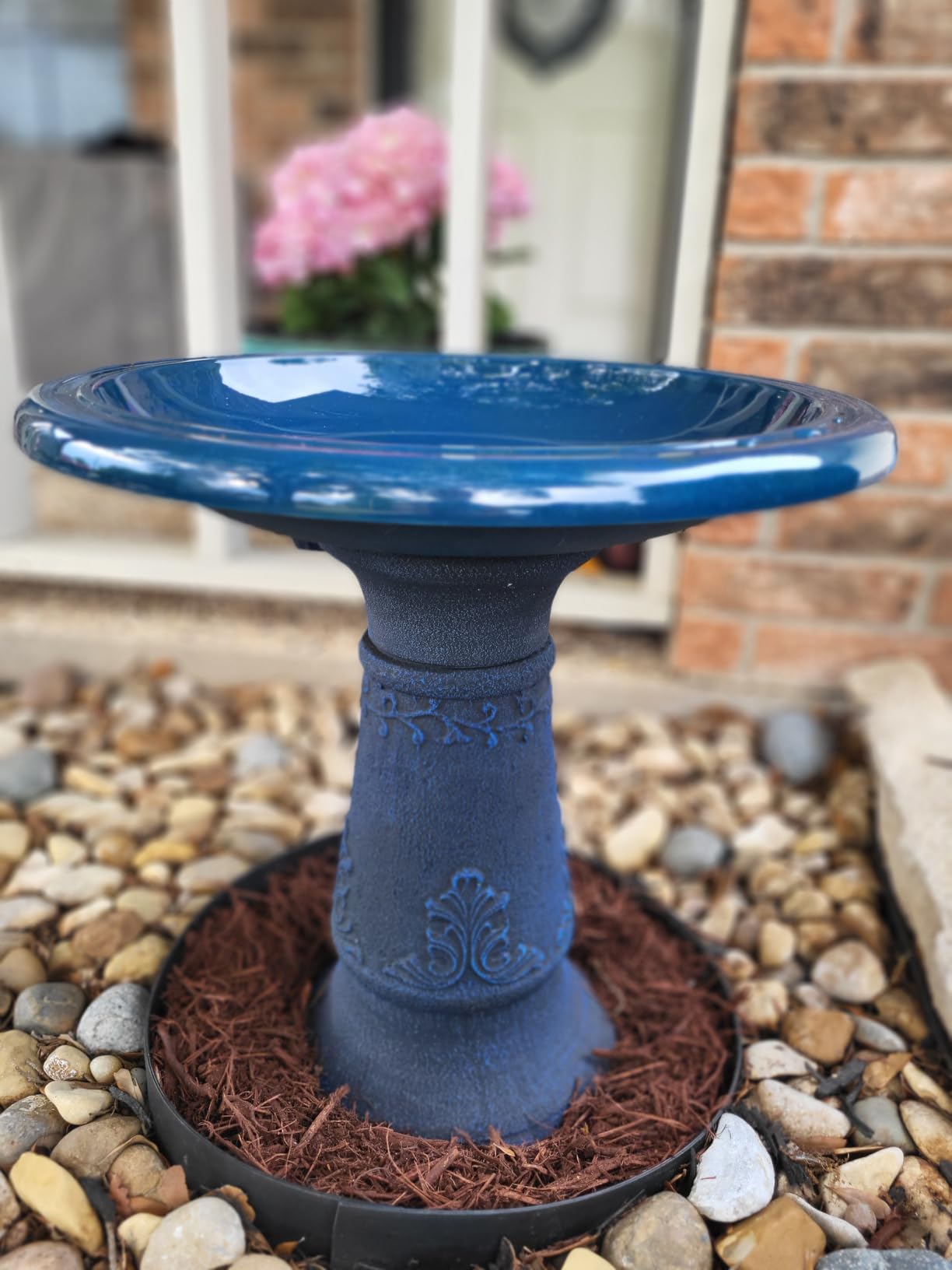 Arcadia Garden Products BB05 Fiberclay Bird Bath Outdoor Garden Decor, Antique Vintage Weather Resistant Water Bowl for Backyard and Patio and, 20-inch Tall, Black customer photo 1