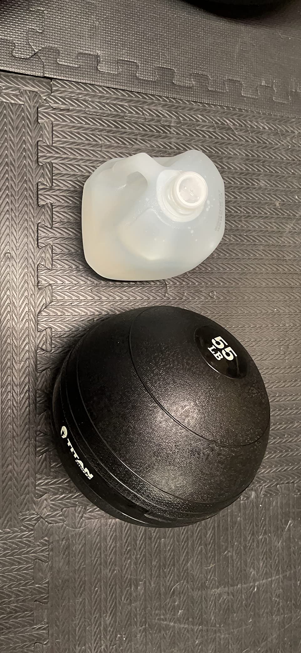 Titan Fitness Rubber Slam Ball, Dead Weight Ball Absorbs Impact, Minimal Bounce, Textured Surface for Strength and Conditioning, Cardio Workouts, Full Body Workout customer photo 1