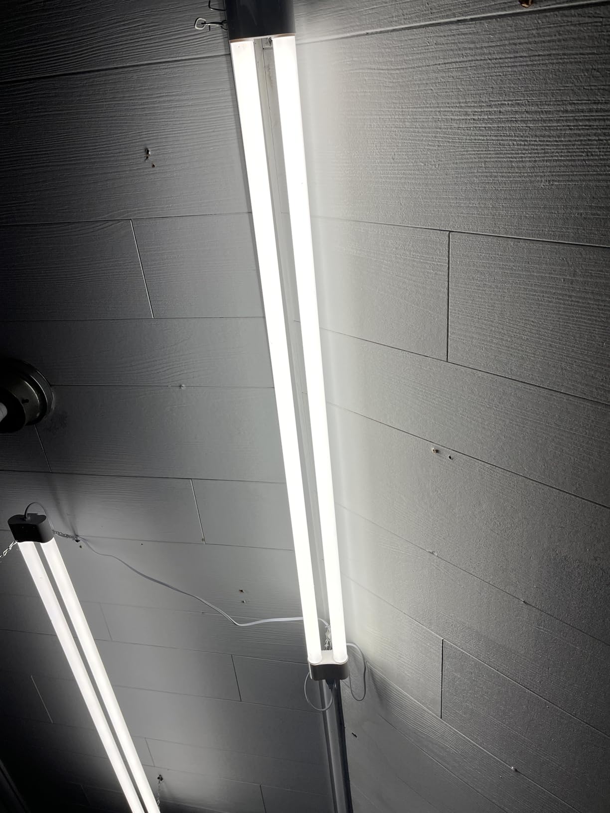 hykolity 4FT LED Shop Light, 42W [250W Equivalent],4400LM,5000K Daylight customer photo 1