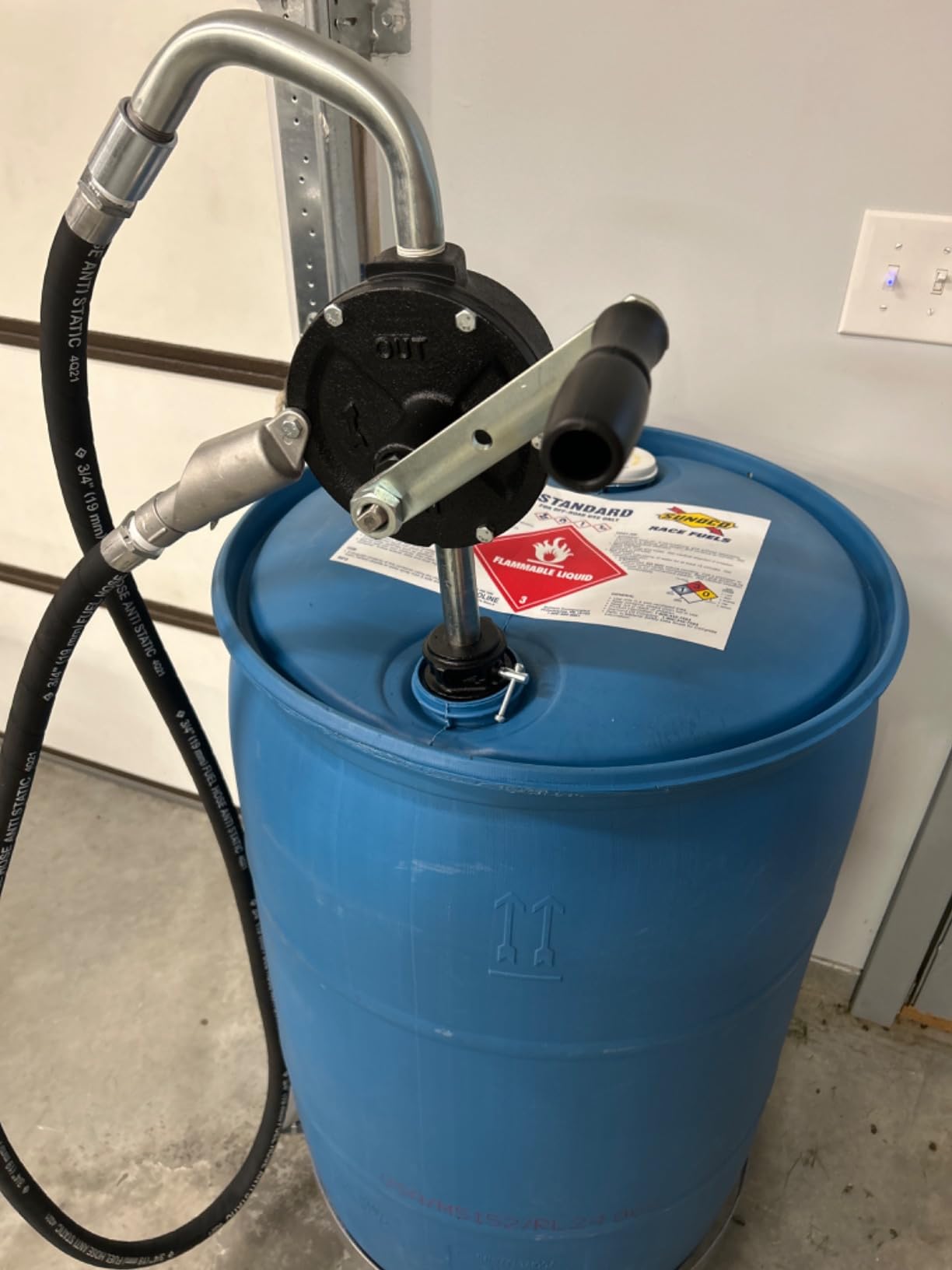 Groz 44081 Industrial Rotary Fuel Transfer Pump, 10 GPM Cast Iron Hand Pump with Anti-Static Hose & Non-Sparking Nozzle for Diesel, Gas, Oil Drums customer photo 2