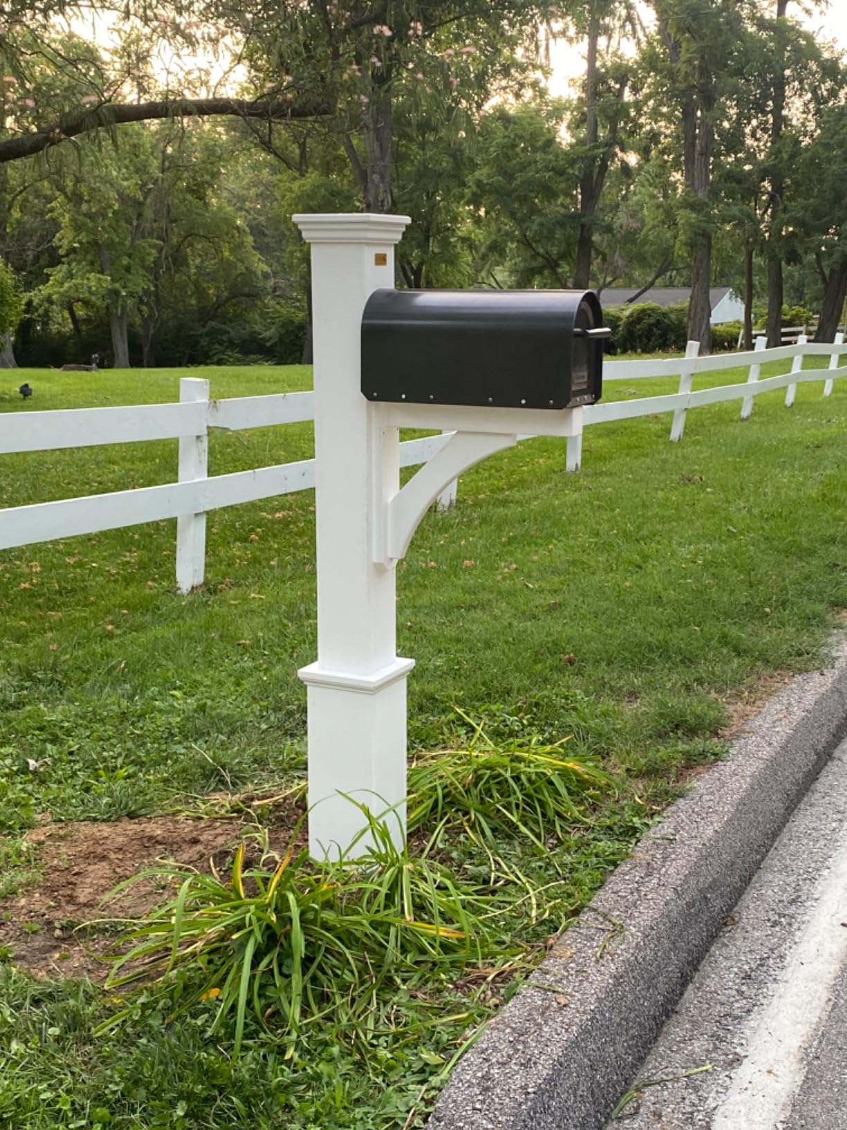 Architectural MAILBOXES 5560B-R-10 Architectural Mailboxes Sequoia Post Mount Mailbox, Large, Black customer photo 1