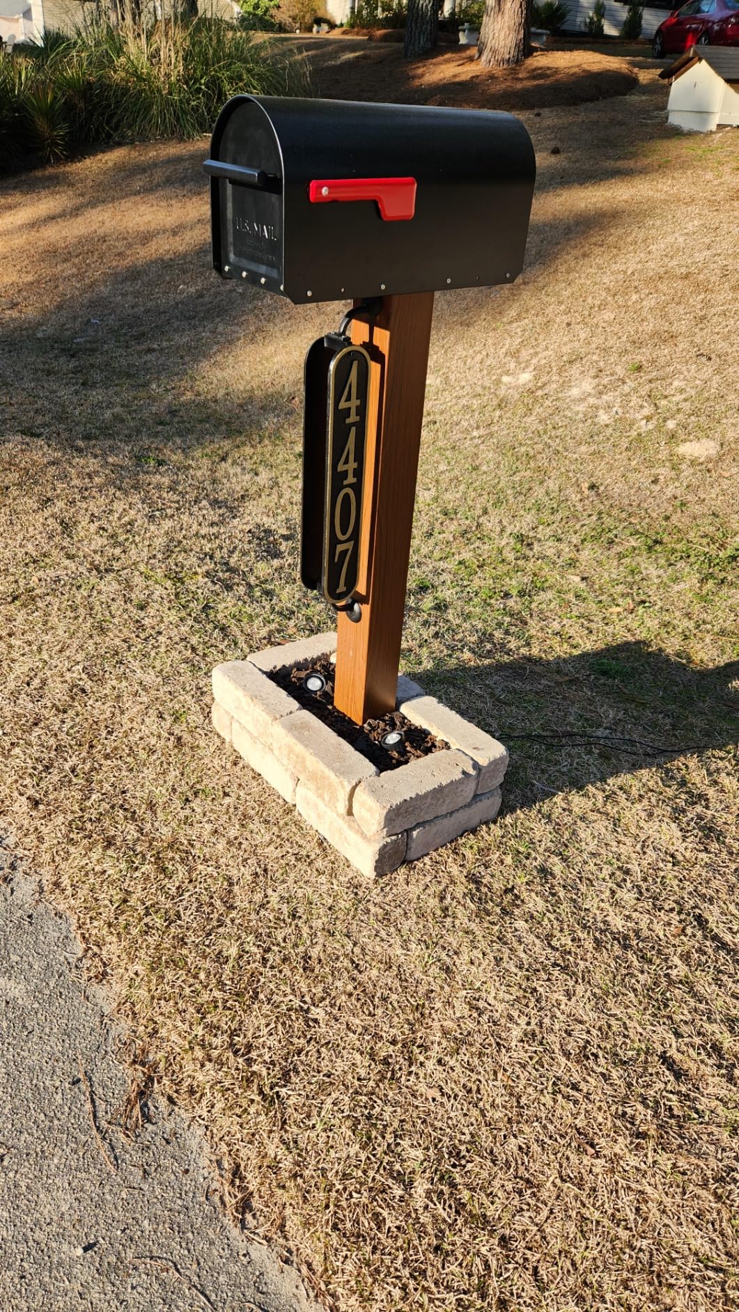 Architectural MAILBOXES 5560B-R-10 Architectural Mailboxes Sequoia Post Mount Mailbox, Large, Black customer photo 2