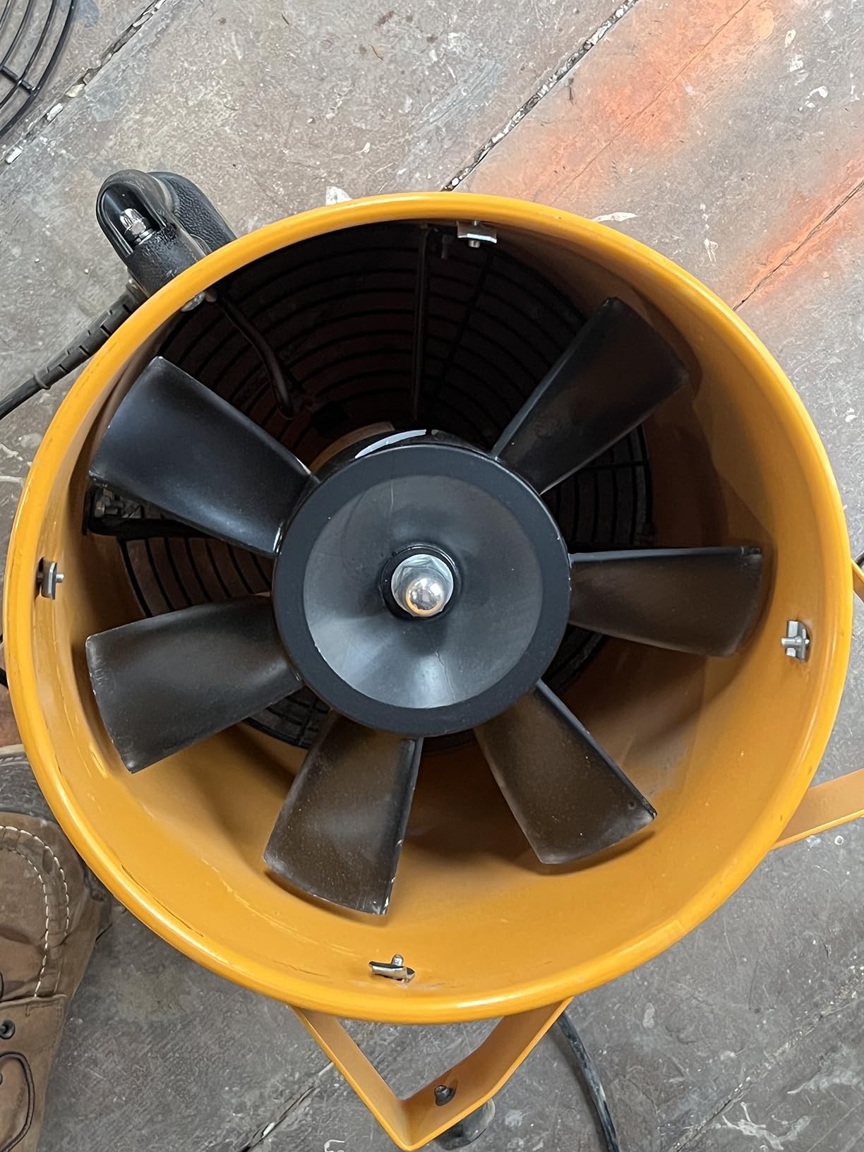 MOUNTO 12-Inch Heavy Duty Cylinder Axial Fan with 25-Foot Vinyl Hose | High-Performance Portable Blower/Exhaust Fan | 2900 CFM Directional Airflow for Crawl Spaces, Attics, Basements customer photo 2