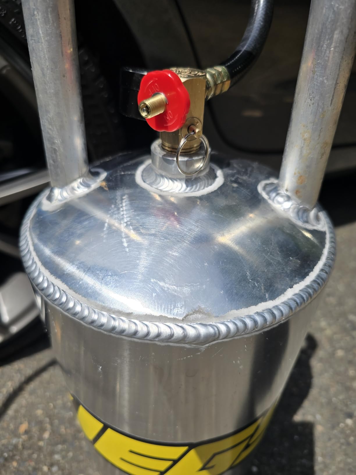 3 Gallon Vertical Portable Aluminum Air Tank for Track, Garage, House, and Farm customer photo 1