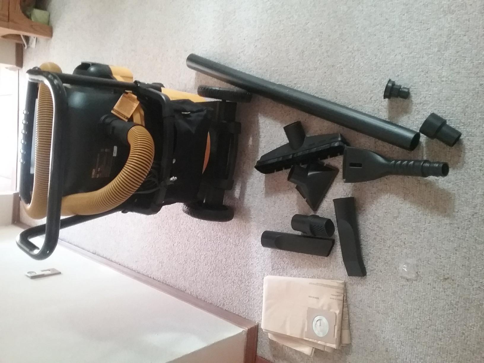 DEWALT DXV16PA 16 Gallon Poly Wet/Dry Vac/Acc, 6.5HP Shop Vacuum Wet/Dry for Jobsite/Workshop, Yellow customer photo 2