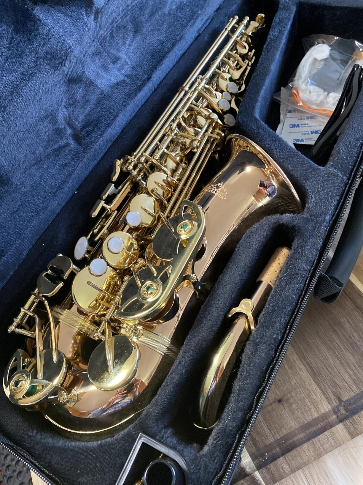 EASTROCK Black/Golden Alto Saxophone E Flat Sax Full Kit for Students Beginner with Carrying Case,Mouthpiece,Mouthpiece Cushion Pads,Cleaning Cloth&Cleaning Rod,White Gloves,Neck Strap customer photo 2