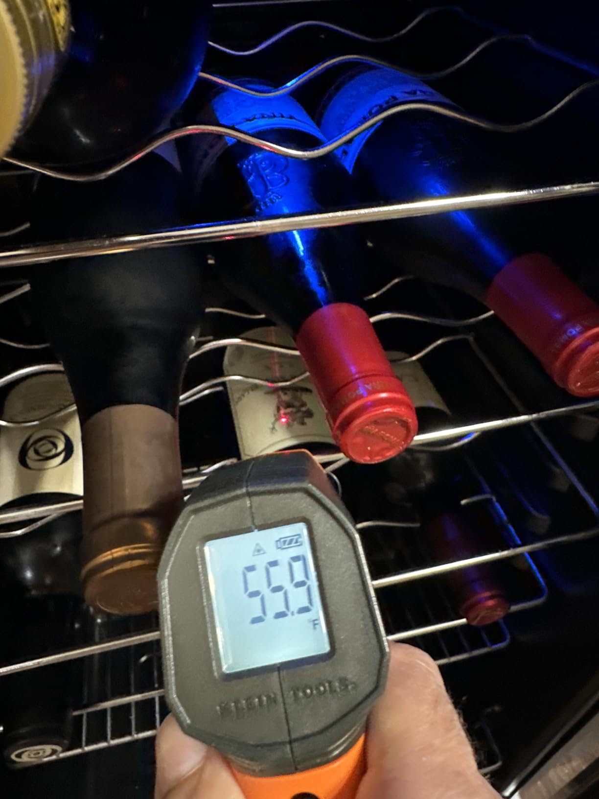BLACK+DECKER 26-Bottle Wine Fridge, Compressor Cooling, BD61536 | Interior Light and Mechanical Temperature Control, Wine Racks and Flat Shelf, Bottle Chiller with Bottom Compartment customer photo 2