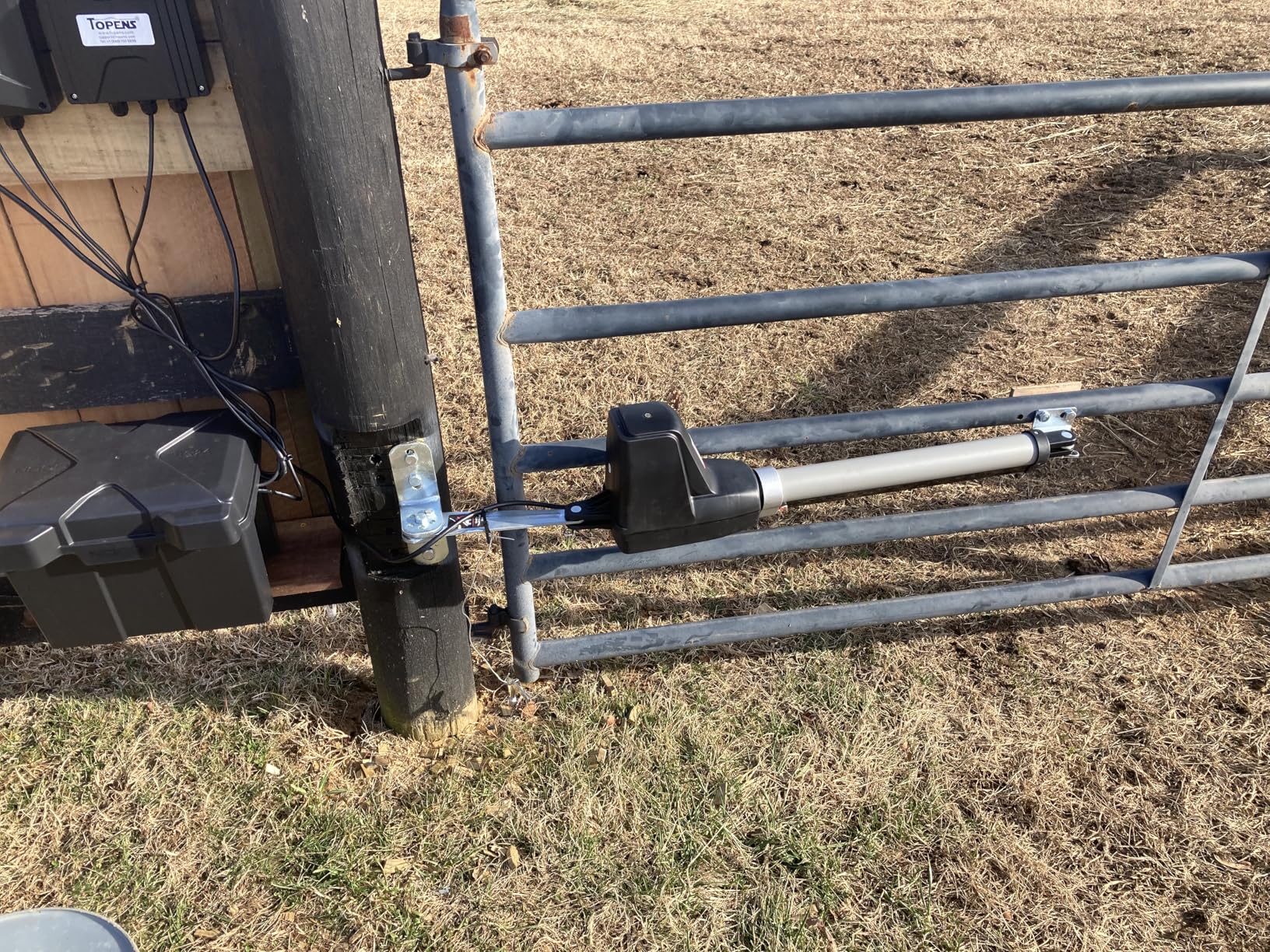 TOPENS AT6131S Solar Single Swing Gate Opener Medium Duty for Single Swing Gates Up to 18ft, AC Powered with Solar Panel customer photo 2
