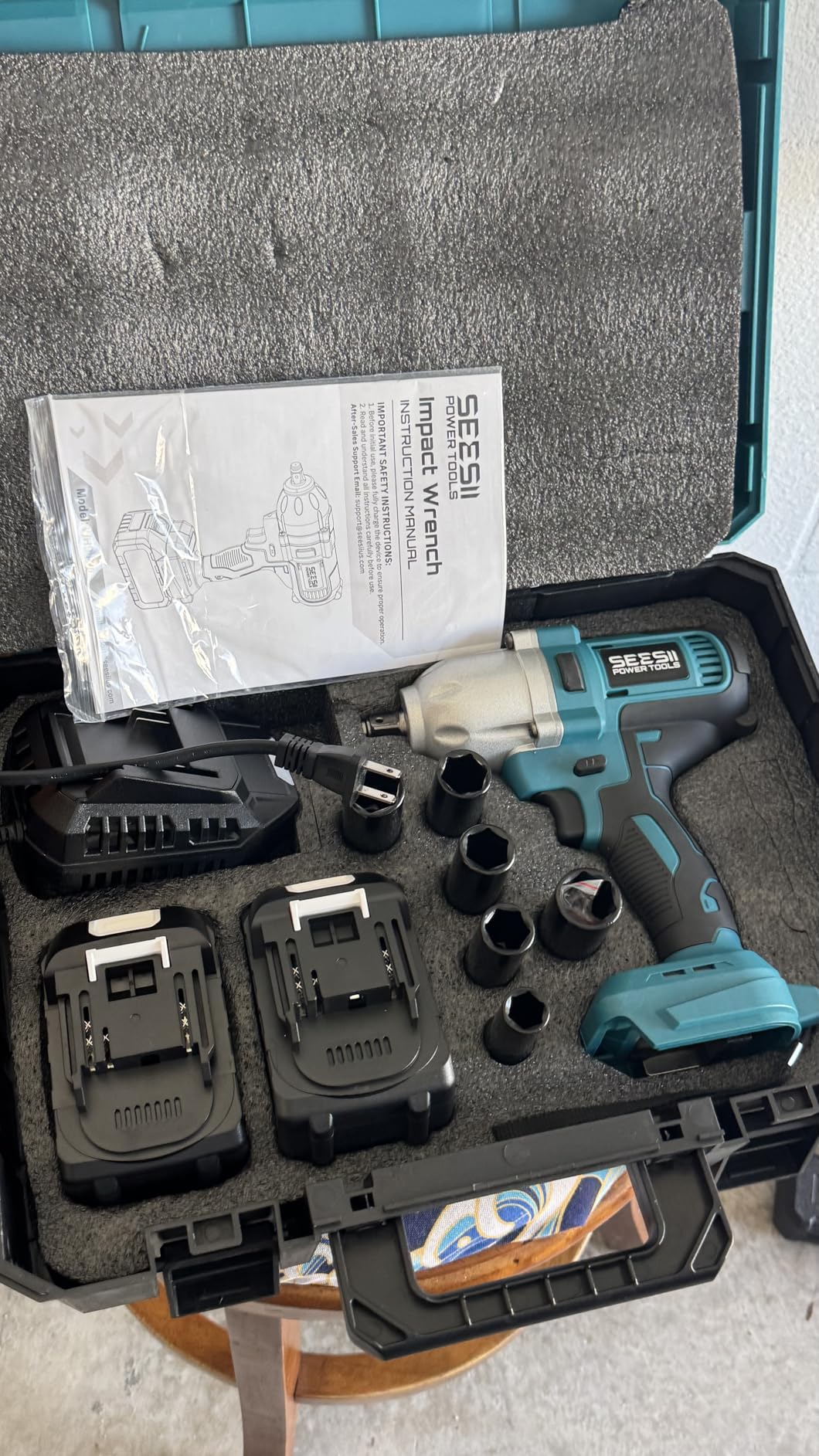 Seesii Impact Wrench 665 FT-LBS(900N.m) 3300IPM 1/2 Impact Gun High Torque Electric Impact Driver Cordless Impact Wrench with 21V 2x4.0Ah Battery 6 Sockets&Case for Home Car Tire Lug Nut Removal Tool customer photo 1