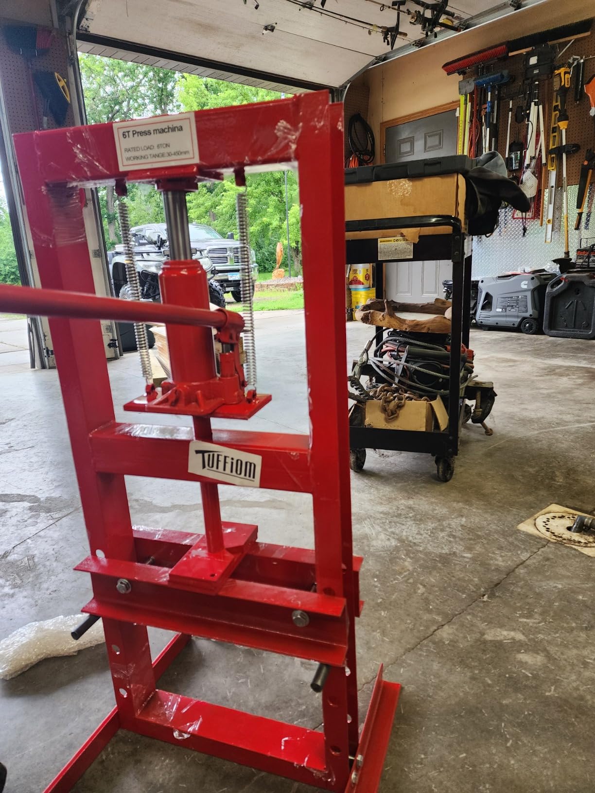 TUFFIOM 6-Ton Hydraulic Shop Press with Press Plates, H-Frame Adjustable Working Table Height Garage Benchtop Press, Black customer photo 2