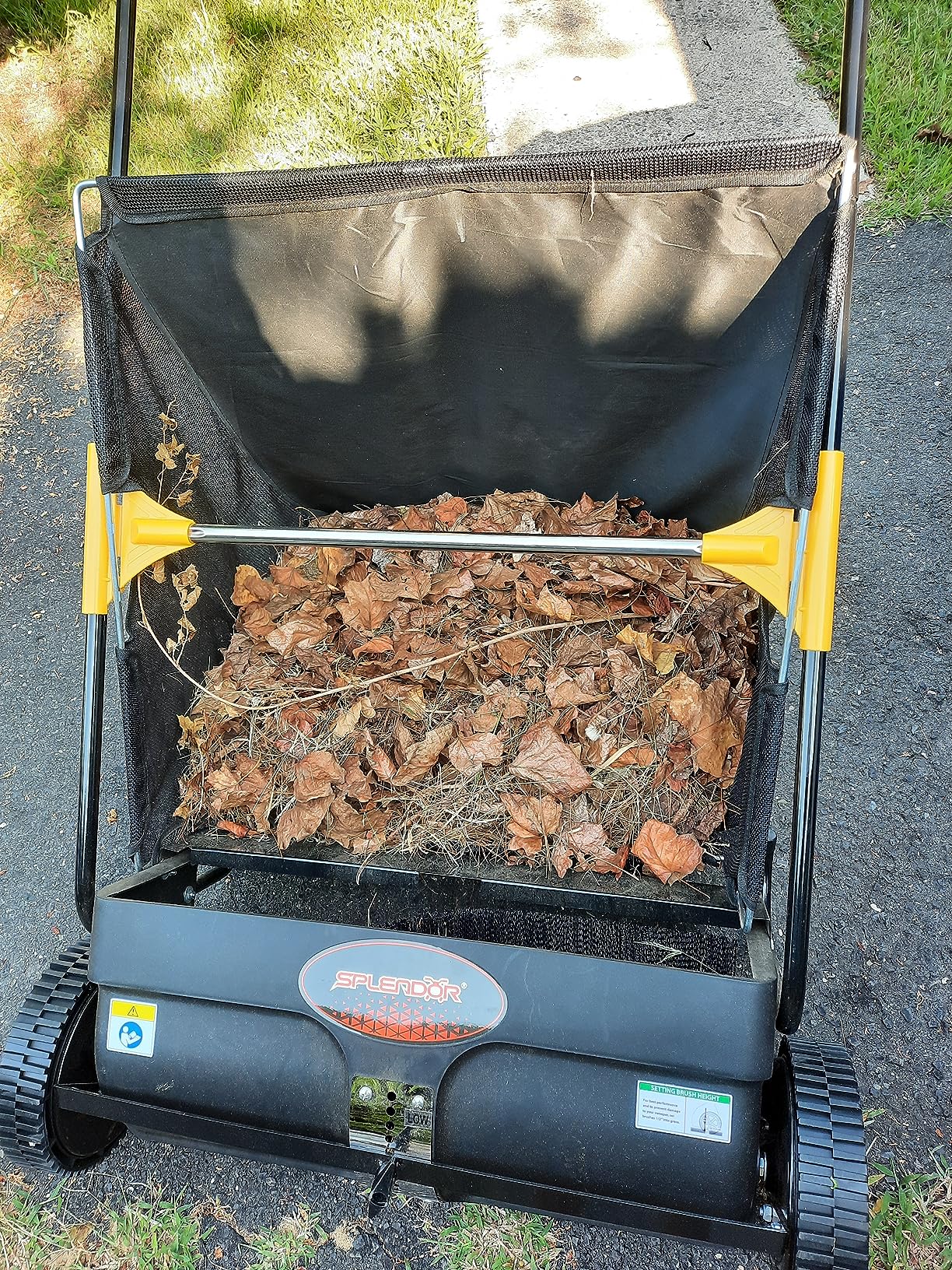 LS-650A2 26-Inch Walk-behind Push Lawn Sweeper Yard Sweeper Road Sweeper customer photo 1