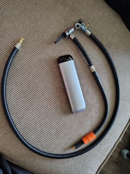 AstroAI L7 Tire Inflator Portable Air Compressor,150 PSI Cordless Bike Pump customer photo 1