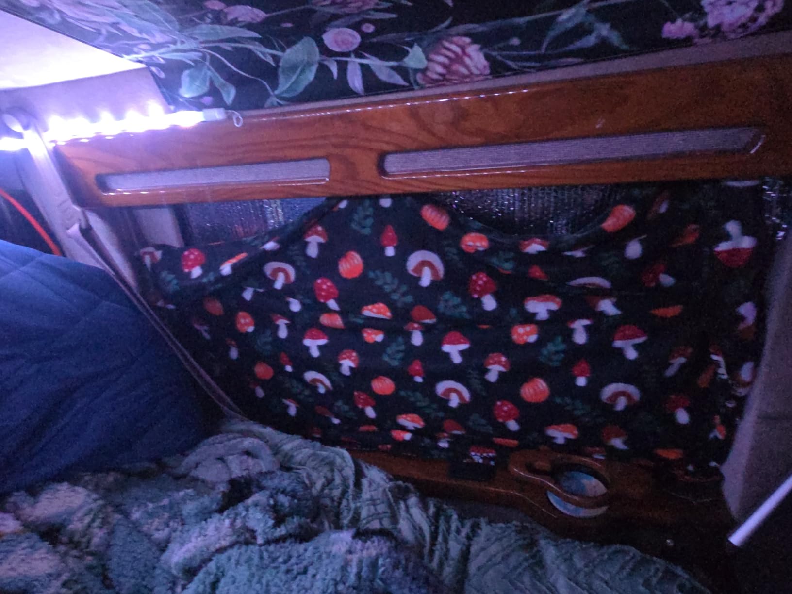 YoleShy Double Reflective Insulation 48 in X 10 FT RV Window Insulation customer photo 1
