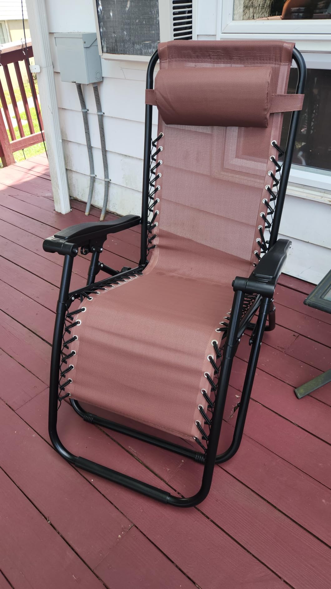 EZONE (1-Chair) Zero Gravity Lounge Chair Outdoor Adjustable Reclining Patio Chair Steel Mesh Folding Recliner for Pool Beach Camping Lounge Chair with Pillow and Cup Tray (1, Brown) customer photo 1
