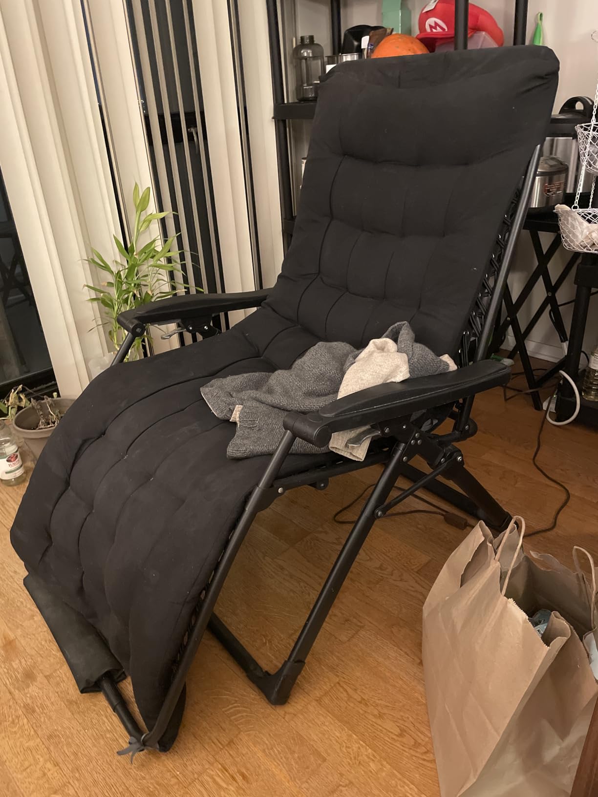 Suteck Oversized Zero Gravity Chair, 33In XXL Outdoor Recliner Chair w/Removable Cushion&Headrest, Camping Lounge Chair w/Upgraded Lock&Footrest, Reclining Patio Chairs for Indoor Outdoor, 500LBS customer photo 2