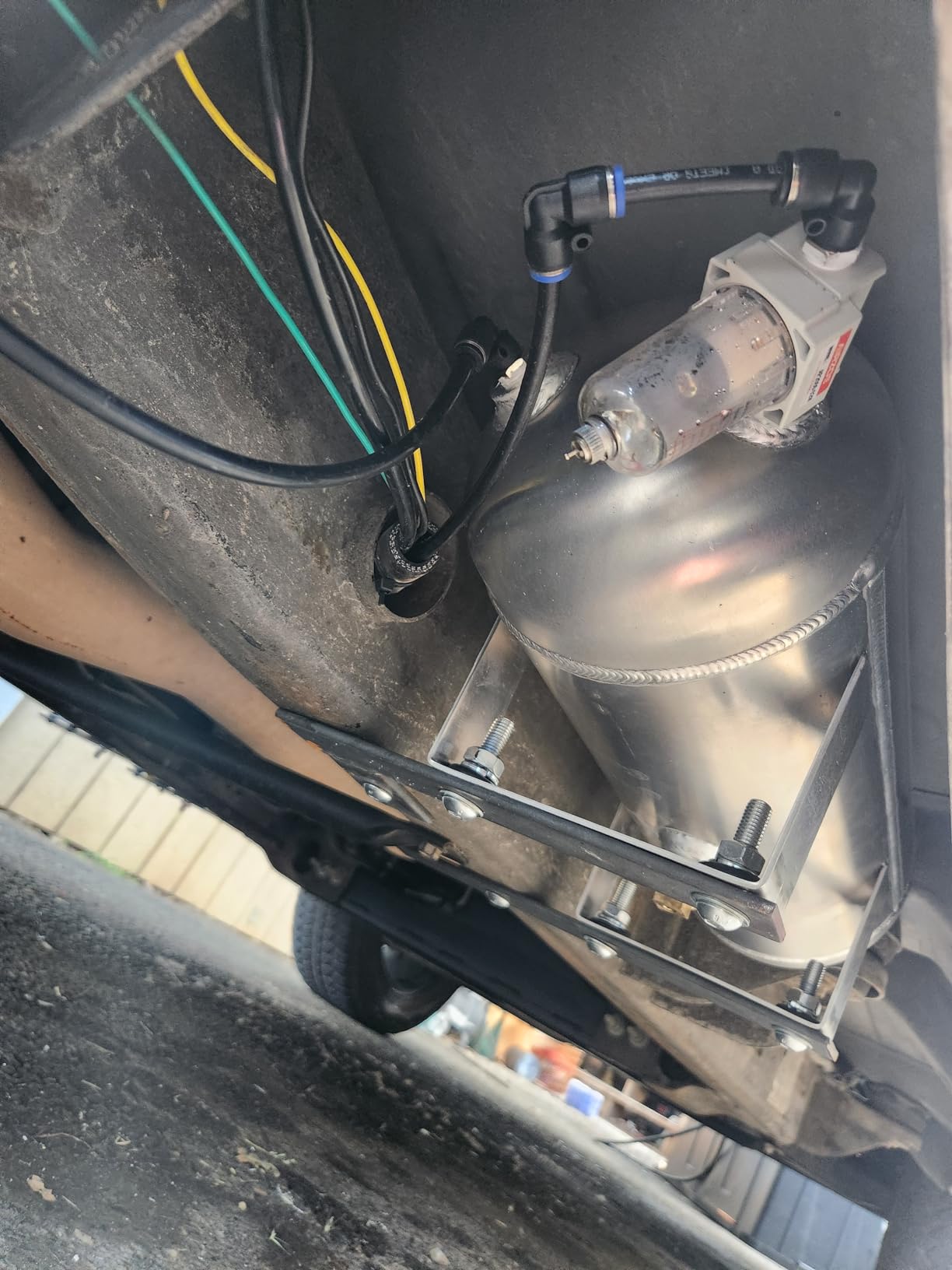 5 Gallon (18 Liter) 6 Ports Compressed Air Storage Tank Air Ride Receiver Tank for Air Ride Suspension Car Train Truck Horn, Silver customer photo 1