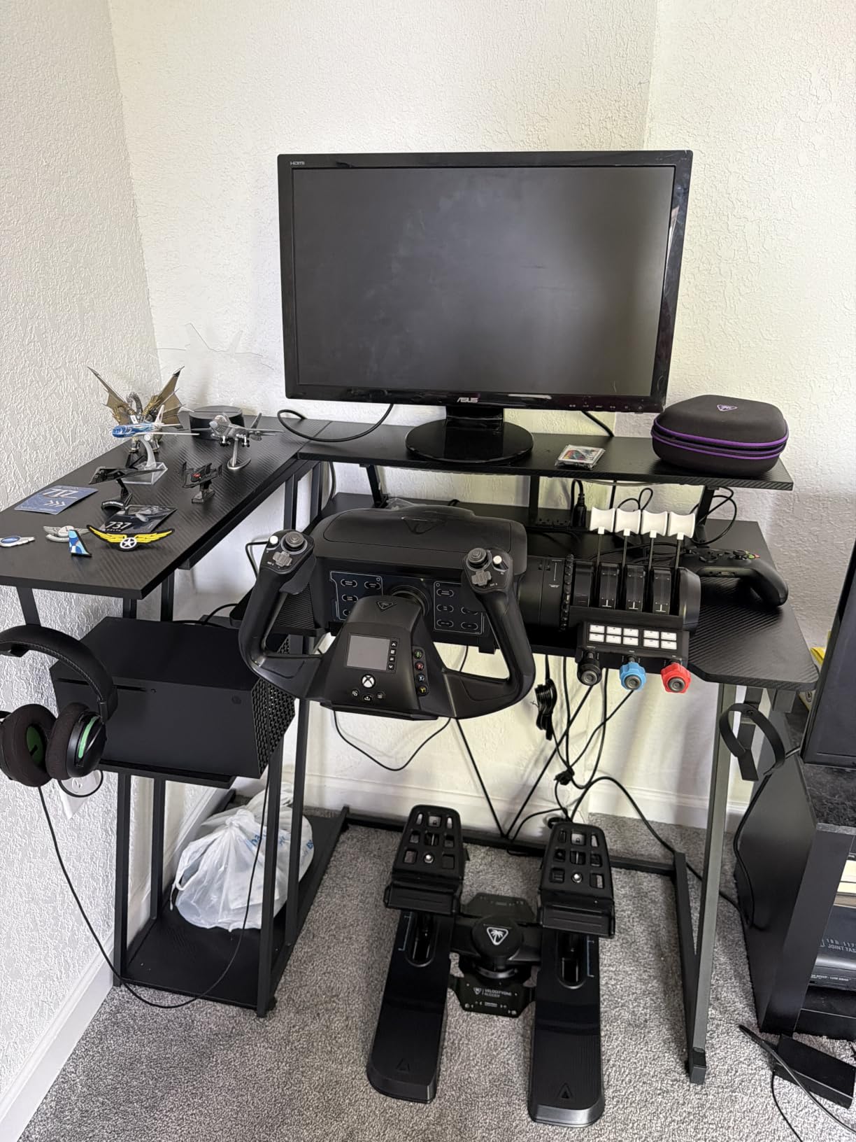 Korfile 40 Inch Gaming Desk with Power Outlet & LED Lights, L Shaped Computer Gaming Table with 3 Tiers Storage Shelves, Corner Gamer Desk with Monitor Stand for Small Space, Carbon Fiber Black customer photo 1