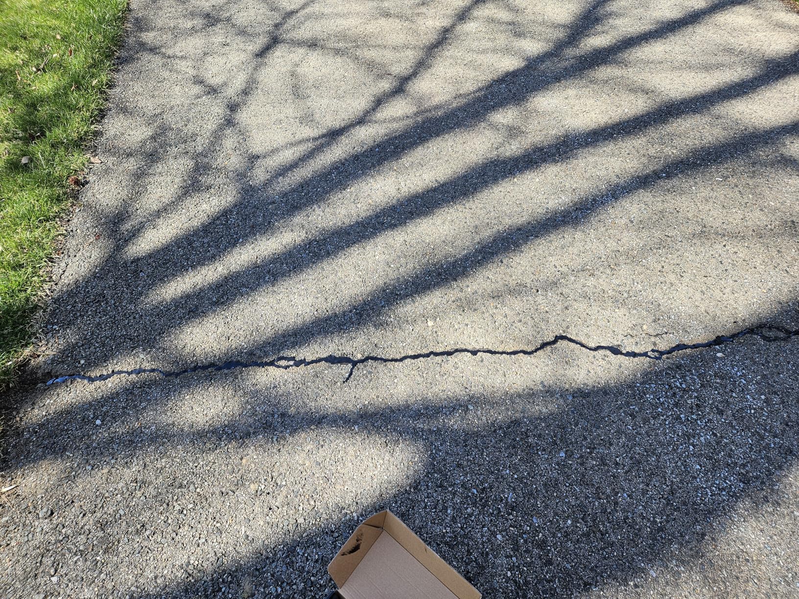 Asphalt Crack Filler, 5.3LB High Elasticity Concrete Crack Repair Sealant | Self Leveling Waterproof Repair Sealant for Driveway, Walkway, Blacktop Concrete Joint, Outdoor Quick Drying Sealer - Black customer photo 1