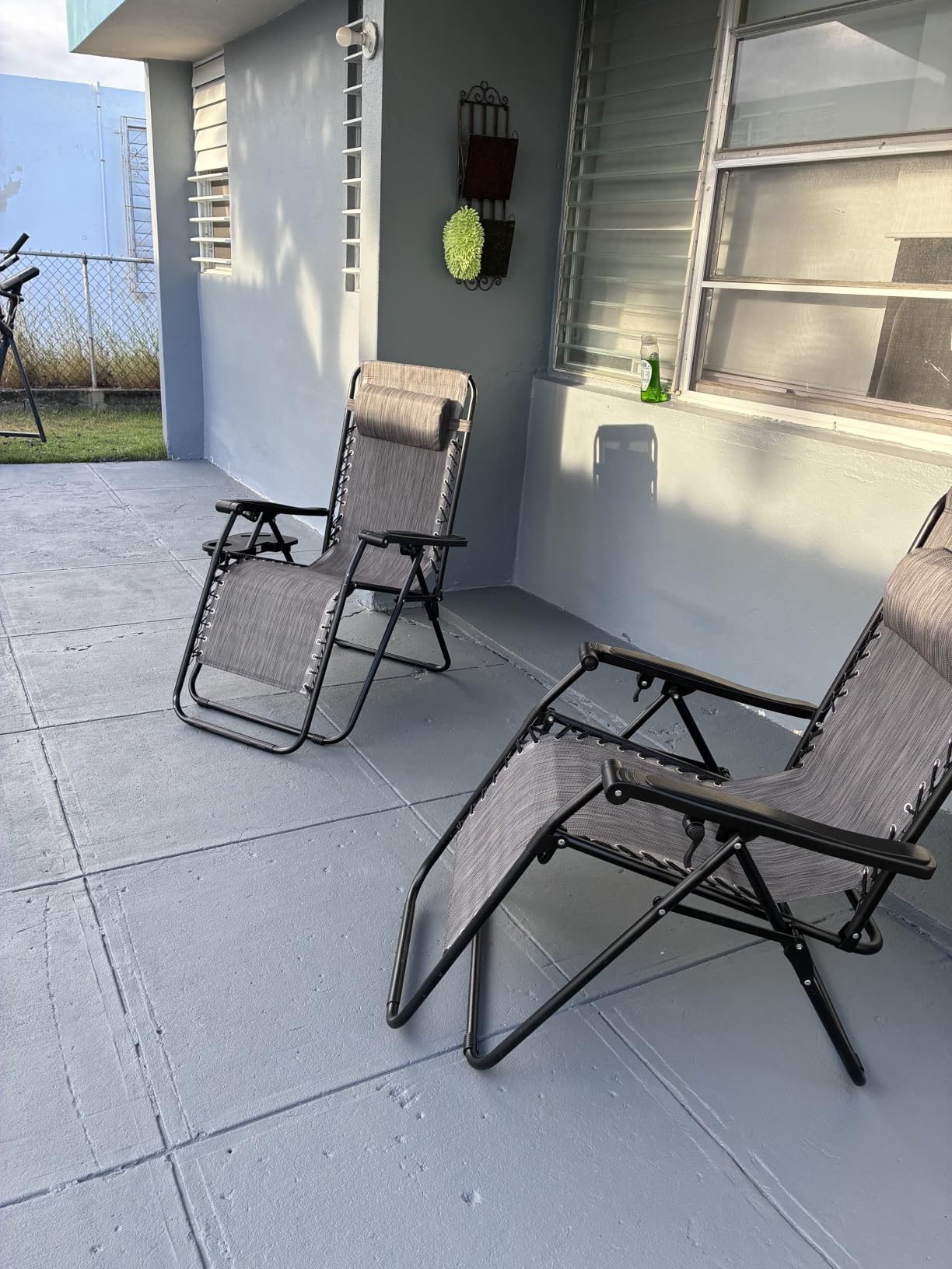 Sweetcrispy Zero Gravity Chairs, Set of 2 Portable Recliner Beach Camping Patio Outdoor Folding Lounge Chair with Cup Holder Trays and Adjustable Pillow for Poolside, Garden, Backyard, Lawn (Khaki) customer photo 1