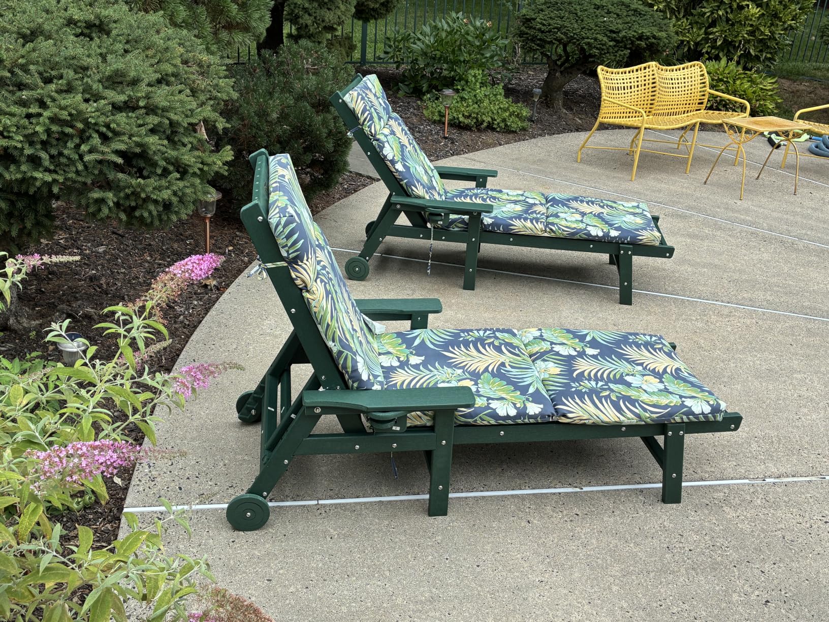 THOEOE Patio Chaise Lounge Chair, Oversized Lounge Chair Outdoor with 5 Positions, 78 Inch Long, HDPE, Patio Lounge Chair with Wheels & Cup Holder for Pool, Deck, Poolside, Wood customer photo 1
