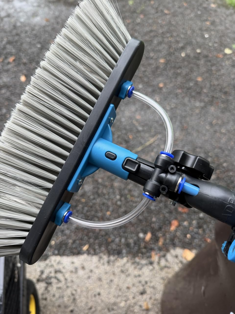 Solar Panel and Window Cleaning Kit with 18ft Extendable Pole, 2 Water Fed Brushes, 33ft Hose customer photo 1