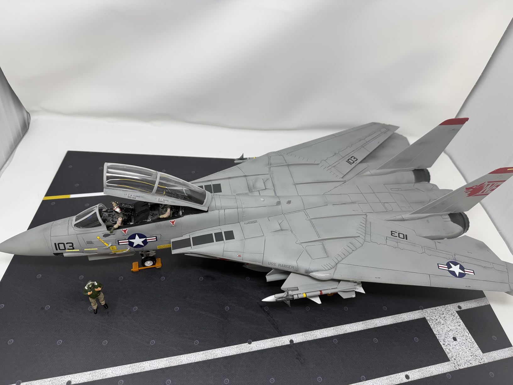 Tamiya F-14A Tomcat Black Knights 1/32 Aircraft (TAM60313) customer photo 1