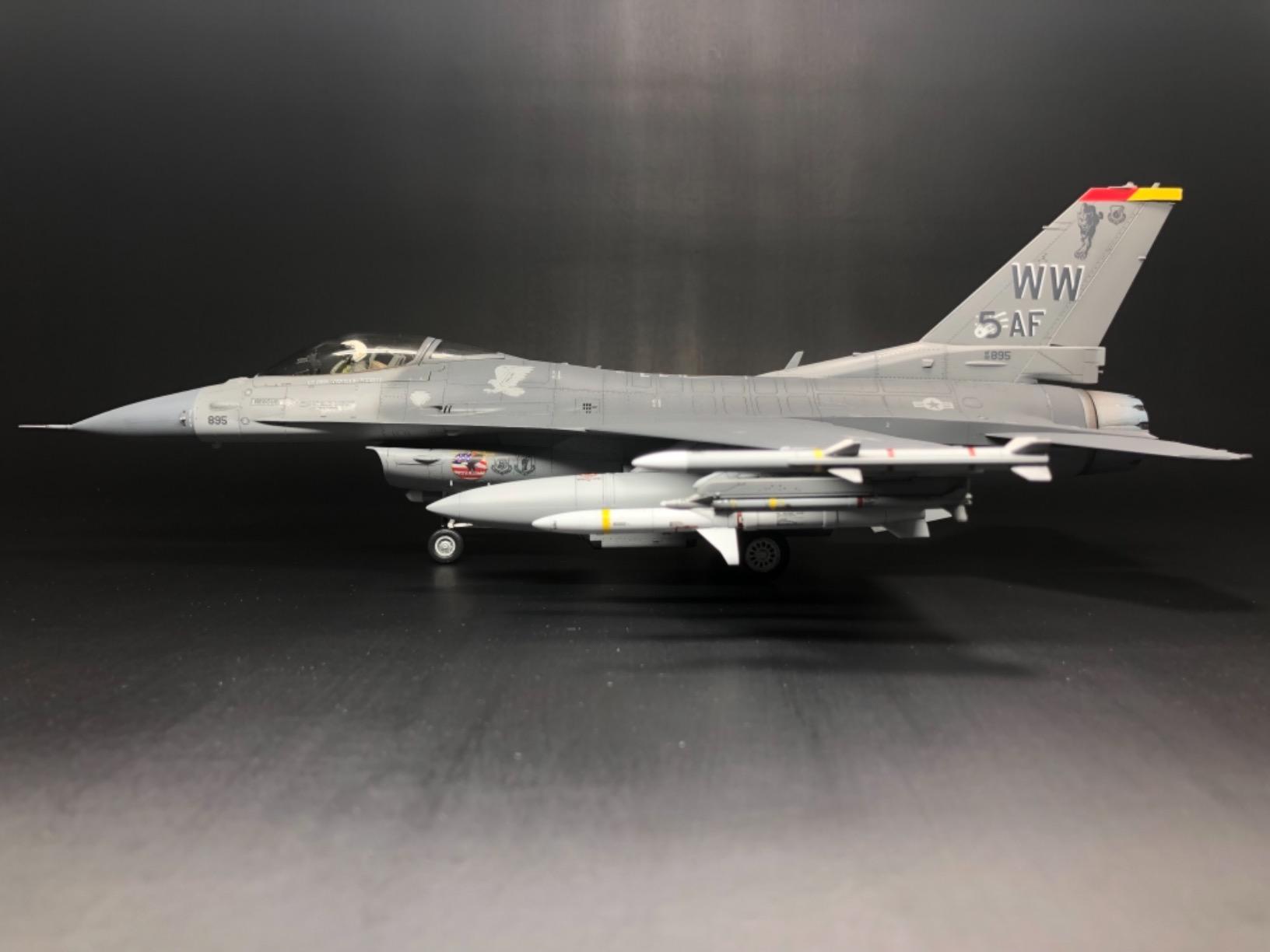 Tamiya 61098 1/48 Lockheed Martin F-16CJ Plastic Model Airplane Kit customer photo 2