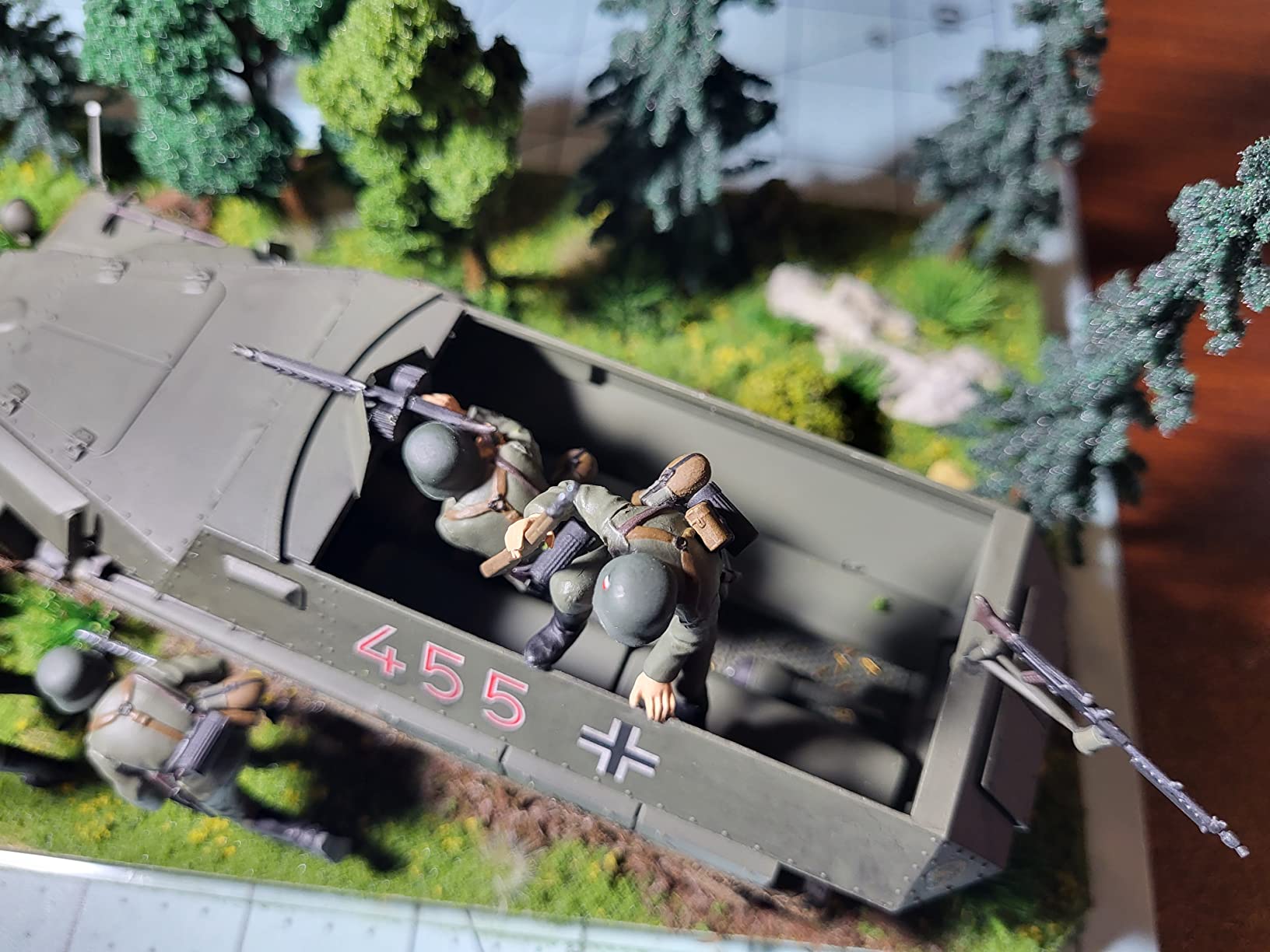 Tamiya 35020 1/35 German Hanomag SDKFZ 251/1 Plastic Model Kit customer photo 1