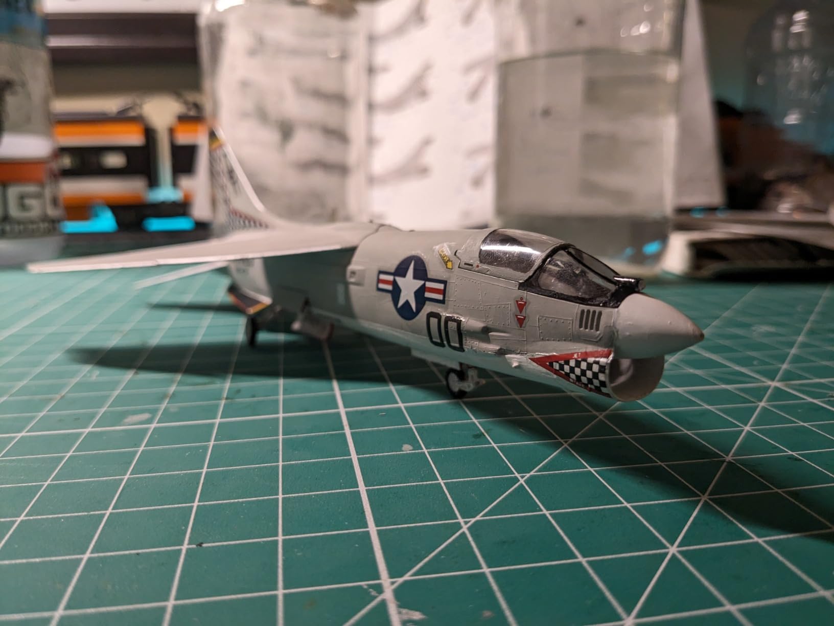 Hasegawa Corp. 00339 1/72 F-8E Crusader customer photo 1