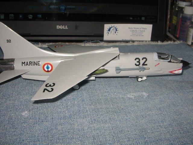 Hasegawa Corp. 00339 1/72 F-8E Crusader customer photo 2