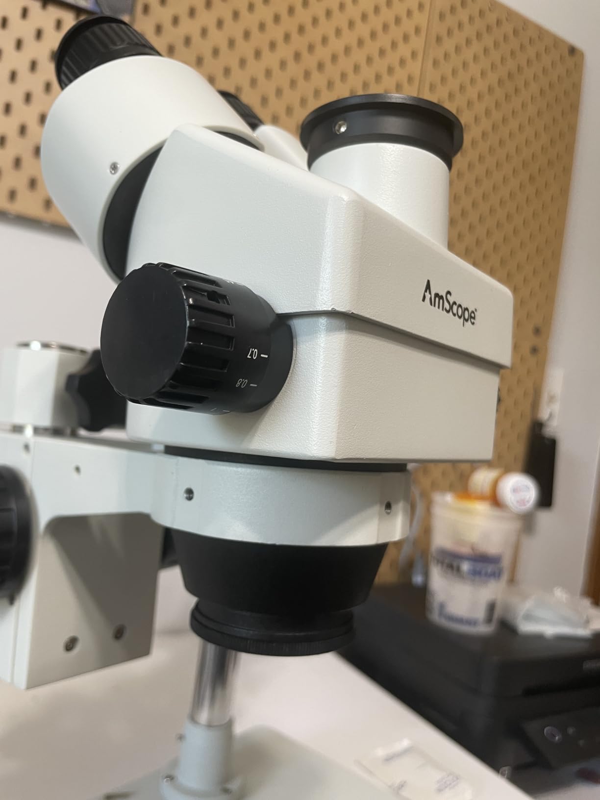 AmScope SM-3T Professional Trinocular Stereo Zoom Microscope, WH10x | 7X-45X Magnification Range 76mm Stereo Microscope Holder Ring 360° Multi-Axis Head Rotation Single-Arm Boom Stand customer photo 1