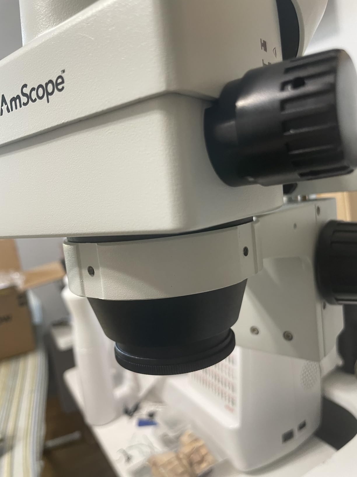 AmScope SM-3T Professional Trinocular Stereo Zoom Microscope, WH10x | 7X-45X Magnification Range 76mm Stereo Microscope Holder Ring 360° Multi-Axis Head Rotation Single-Arm Boom Stand customer photo 2