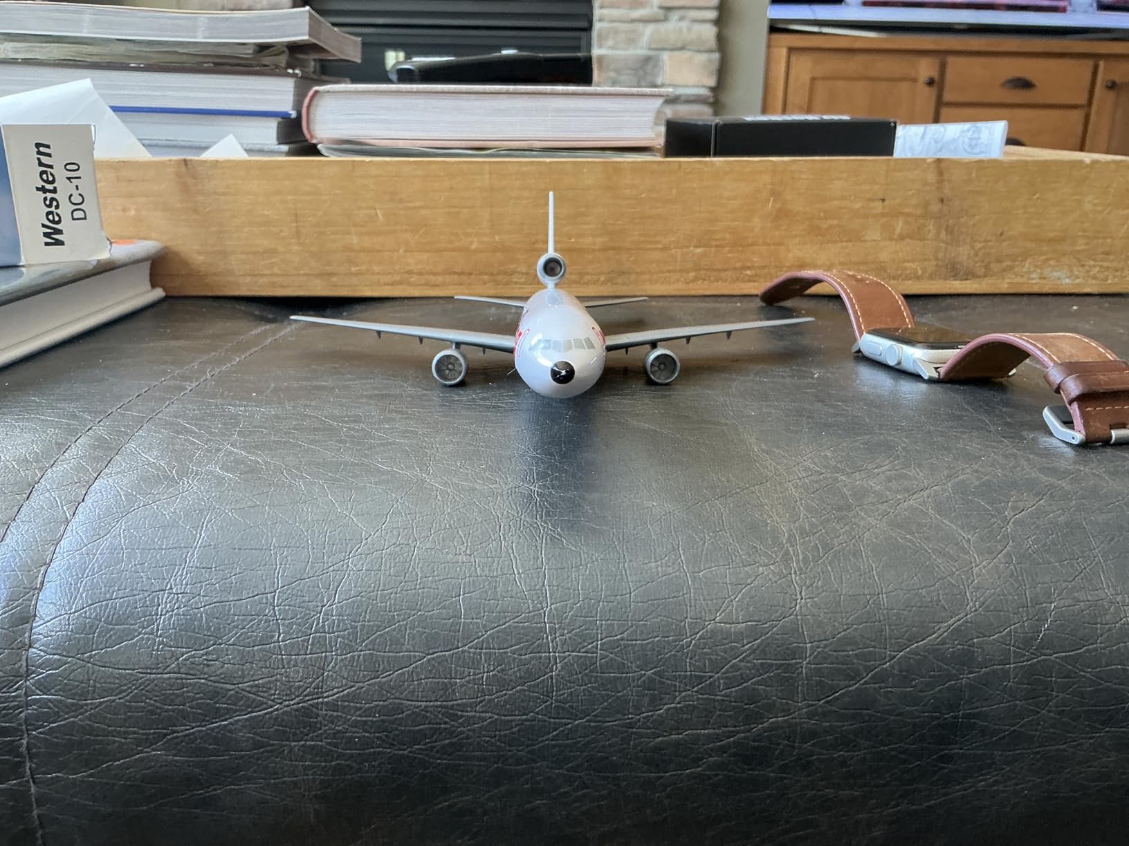 Western White Scheme DC-10 1:250 Scale - Plastic Snap-Fit Model Airplane - Collectible Replica of Western Airlines Aircraft - Part# ADC-01000I-009 customer photo 1