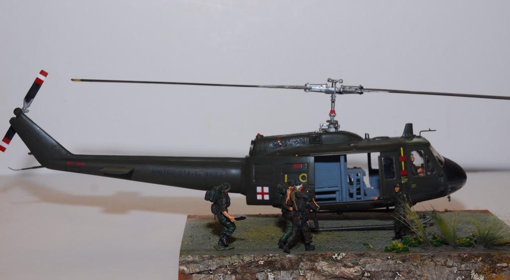 Revell UH-1D Huey Gunship Model Kit, 1:72 Scale customer photo 1