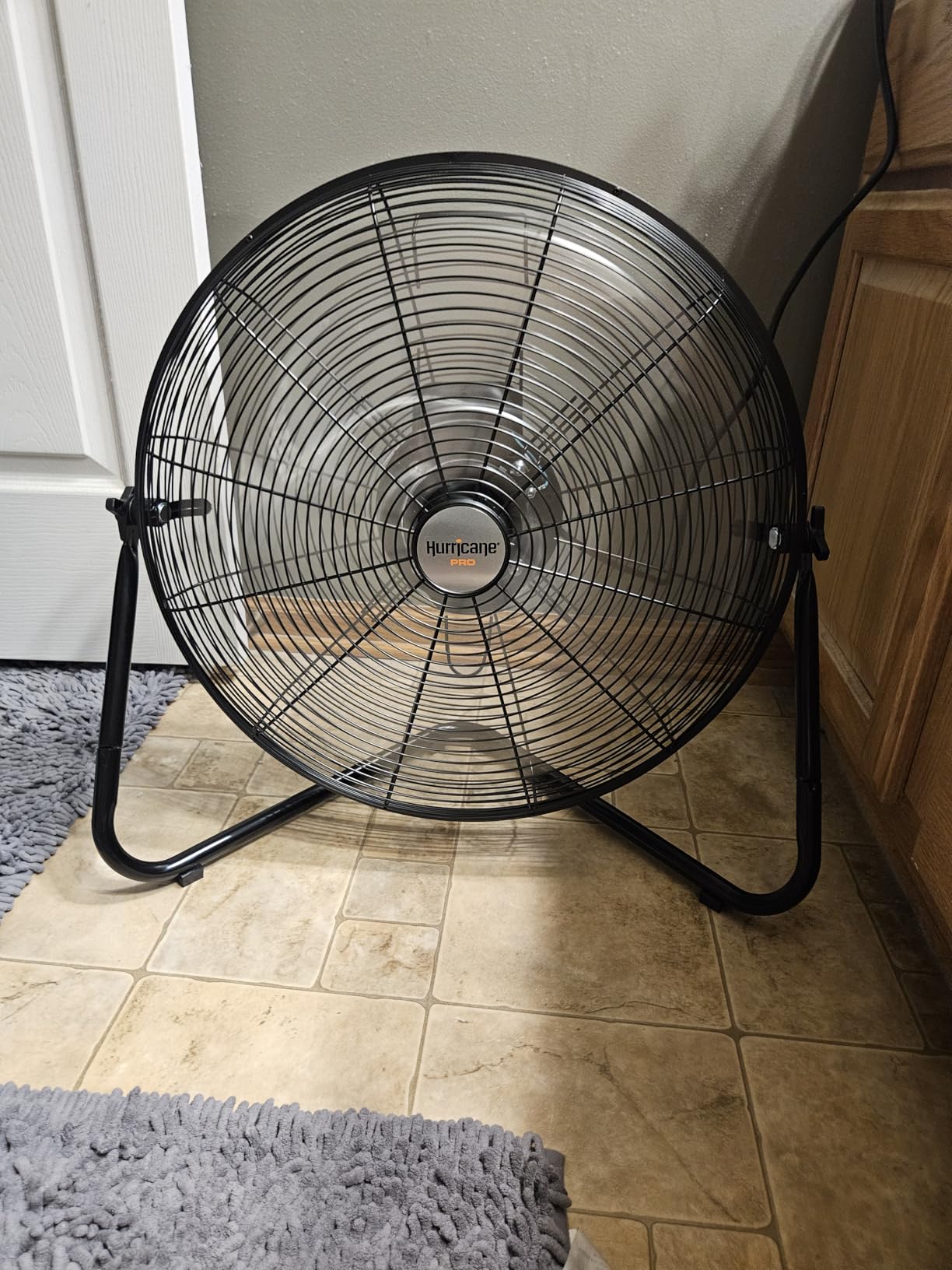 Hurricane Pro High Velocity Metal Blade Floor Fan, 3 Speeds, Black, 20in customer photo 2