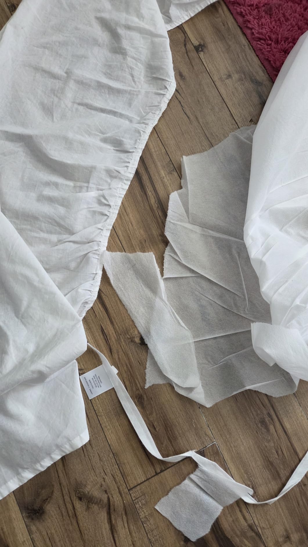 Utopia Bedding Queen Bed Skirt - Soft Quadruple Pleated Ruffle - Easy Fit with 16 Inch Tailored Drop - Hotel Quality, Shrinkage and Fade Resistant, White customer photo 1
