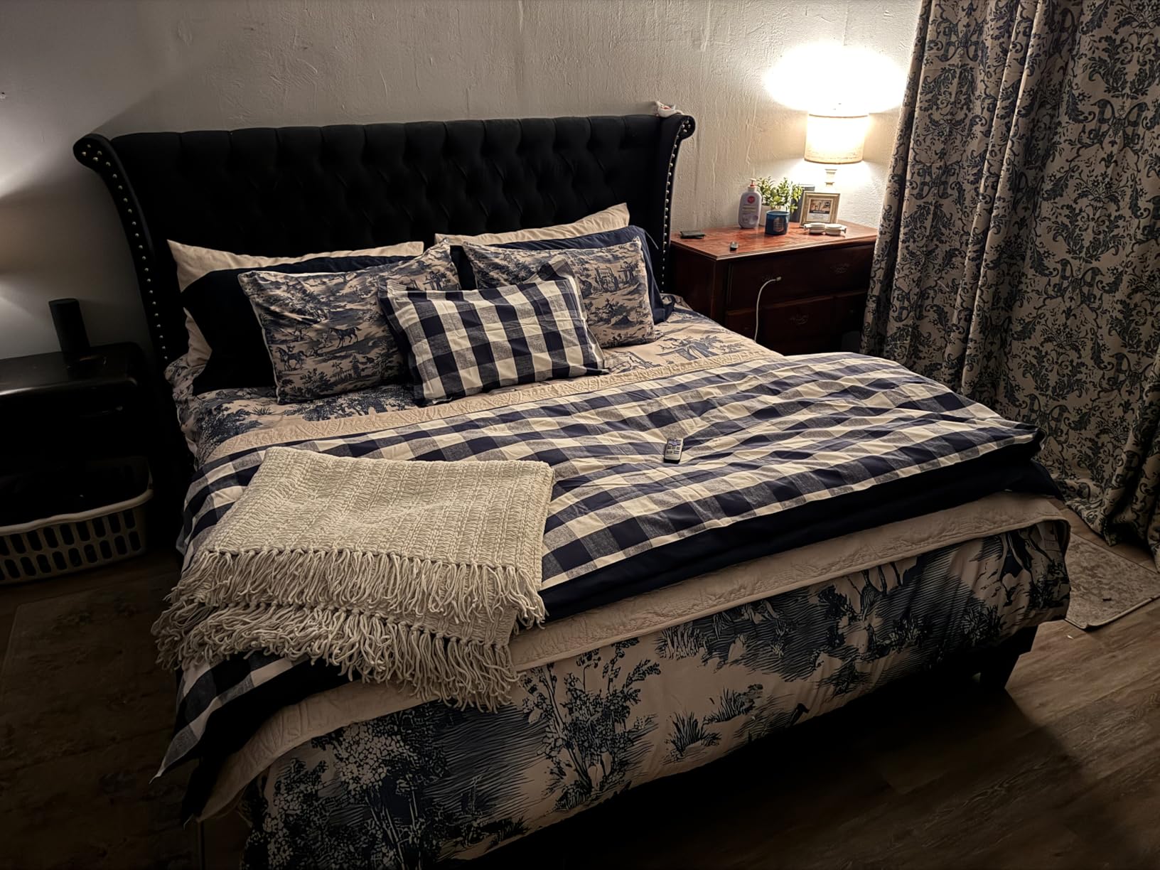 Eddie Bauer - Twin Duvet Cover Set, Reversible Flannel Bedding Set with Matching Sham, Medium-Weight, Dorm Essentials (Black Check) customer photo 2