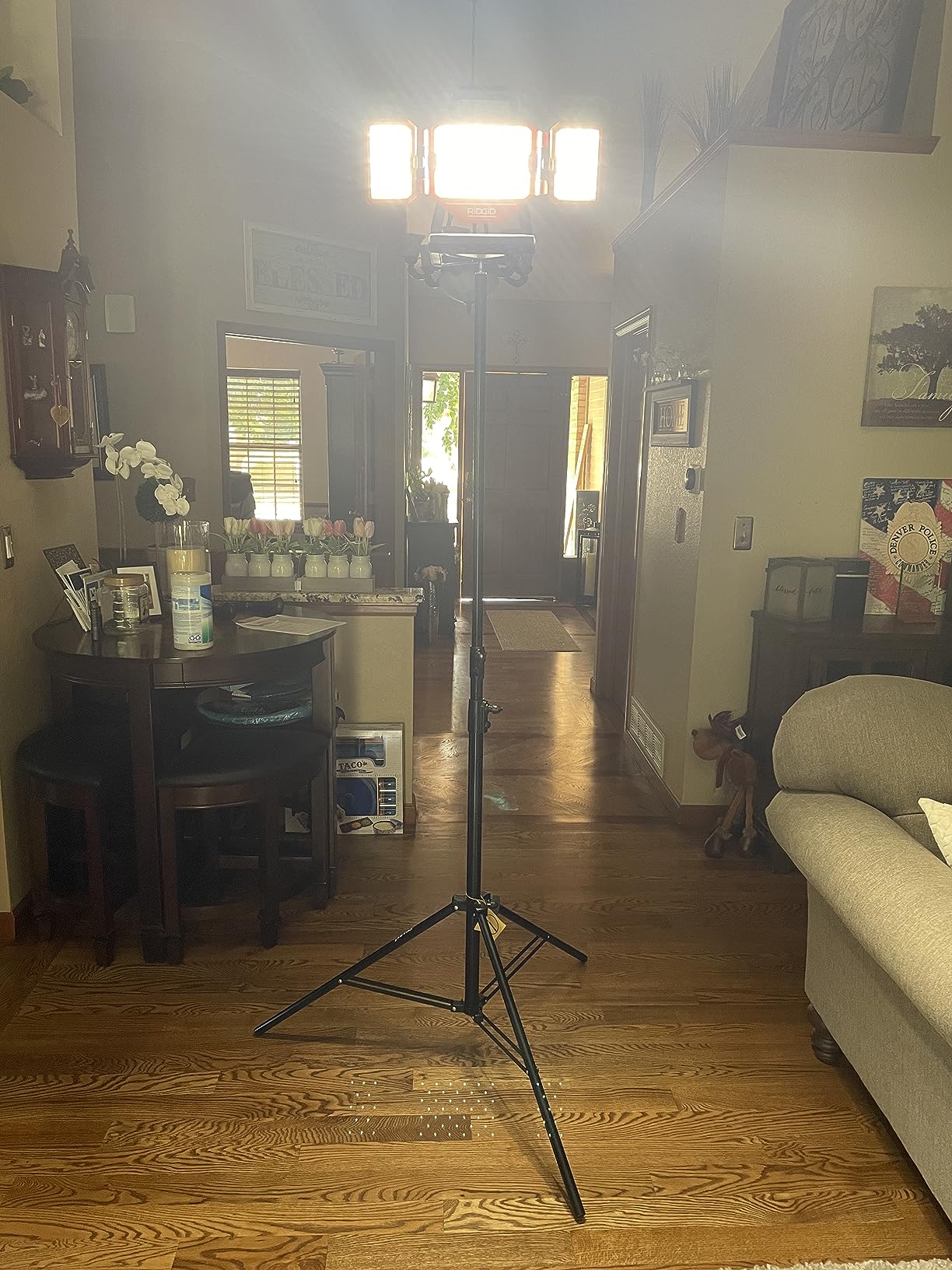 EMART 8.5ft Heavy Duty Light Stand with Spring Cushioned for Photography | Aluminum Alloy Construction Photo Video Studio Tripod with Carrying Bag for Lighting, Parabolic Softbox, Flash-2Pack customer photo 2