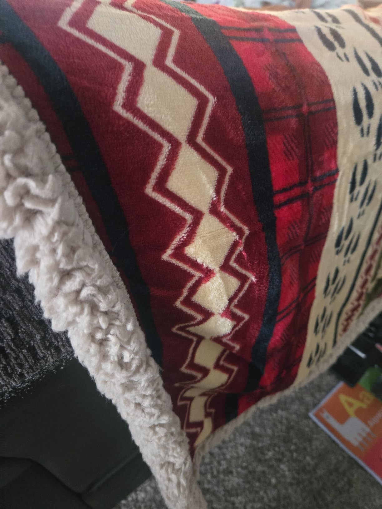 PAVILIA Sherpa Fleece Throw Blanket for Couch, Maroon Red, Plush Soft Fuzzy Sofa Blanket, Cozy Reversible Winter Throw for Women Men, 50x60 Inches customer photo 2