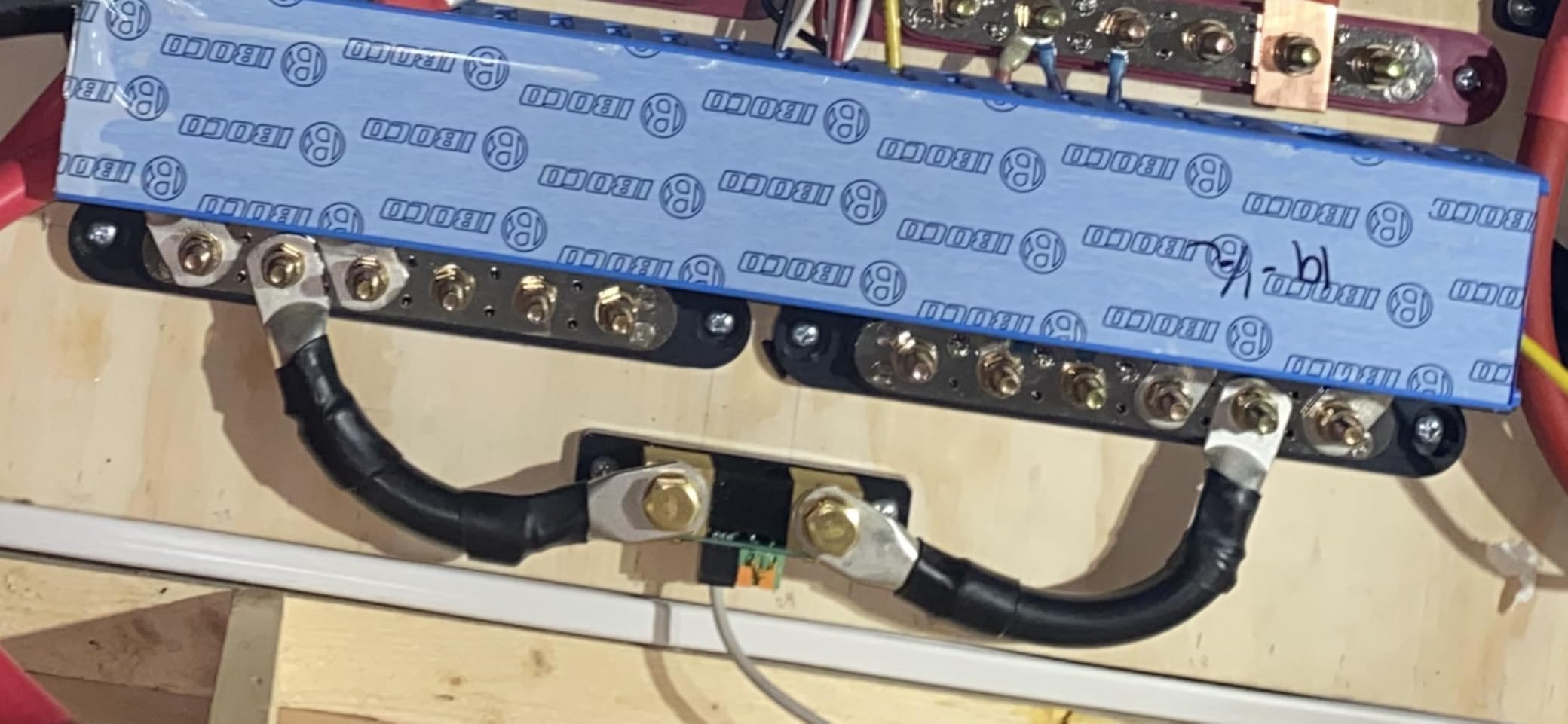 Victron Energy BMV-712 Smart Battery Monitor with Shunt - 6.5-70 VDC | Display, Bluetooth and Detailed in-App insights - Grey customer photo 2