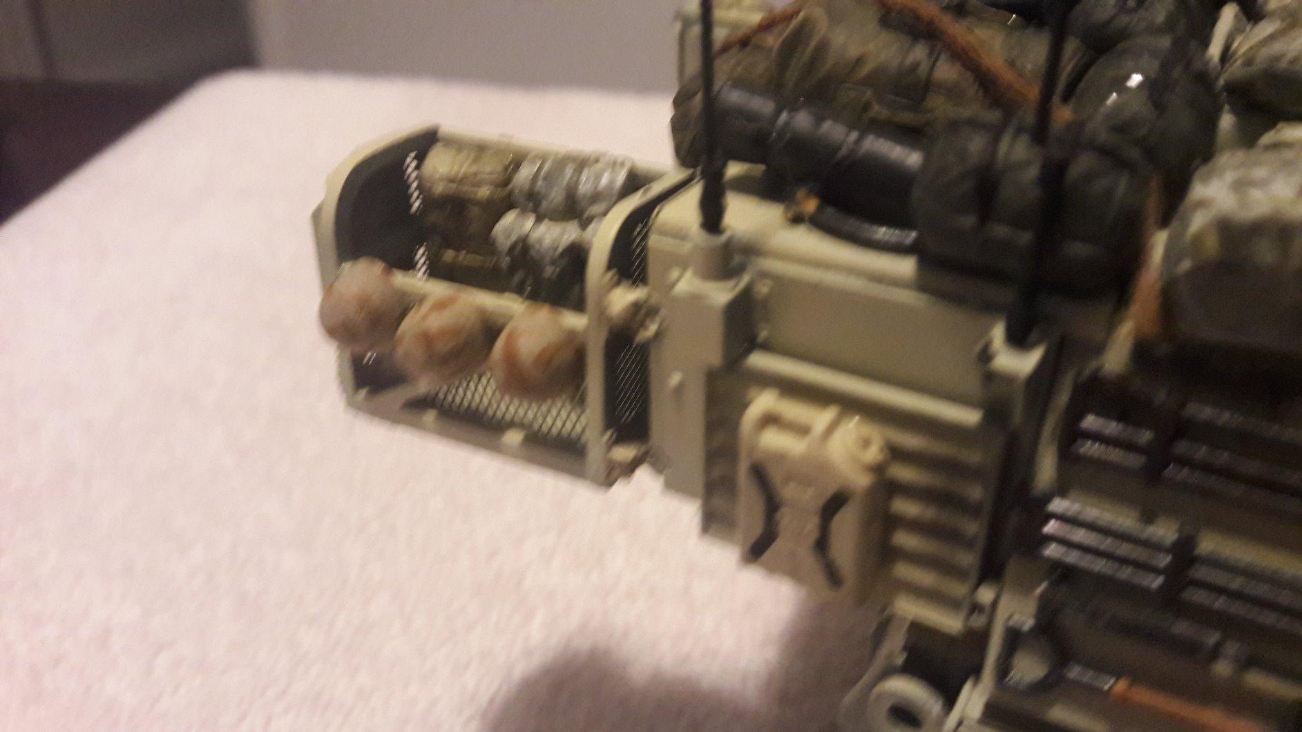 Tamiya 1/35 M109A6 Paladin US Self-Propelled Howitzer customer photo 1