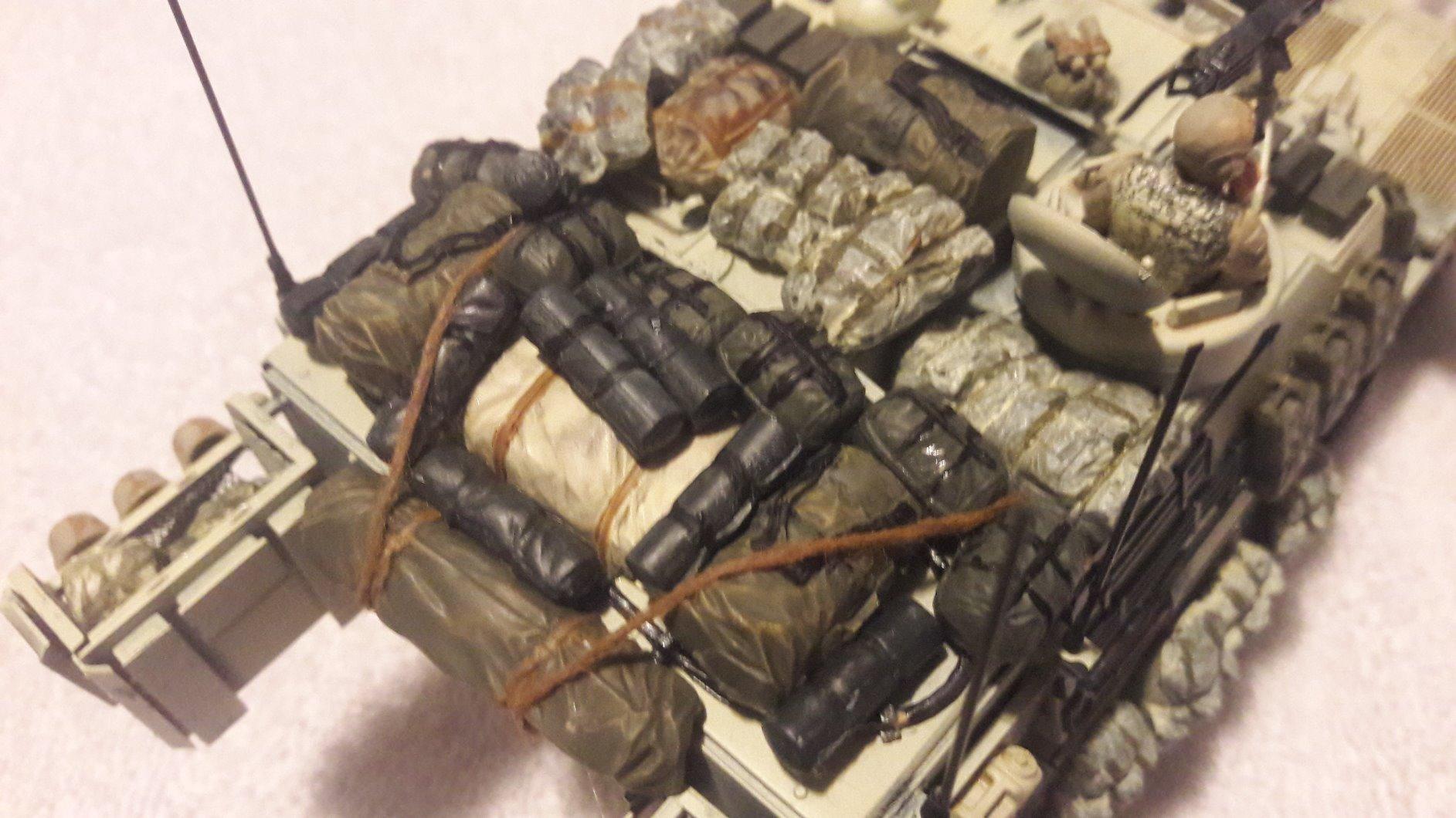 Tamiya 1/35 M109A6 Paladin US Self-Propelled Howitzer customer photo 2