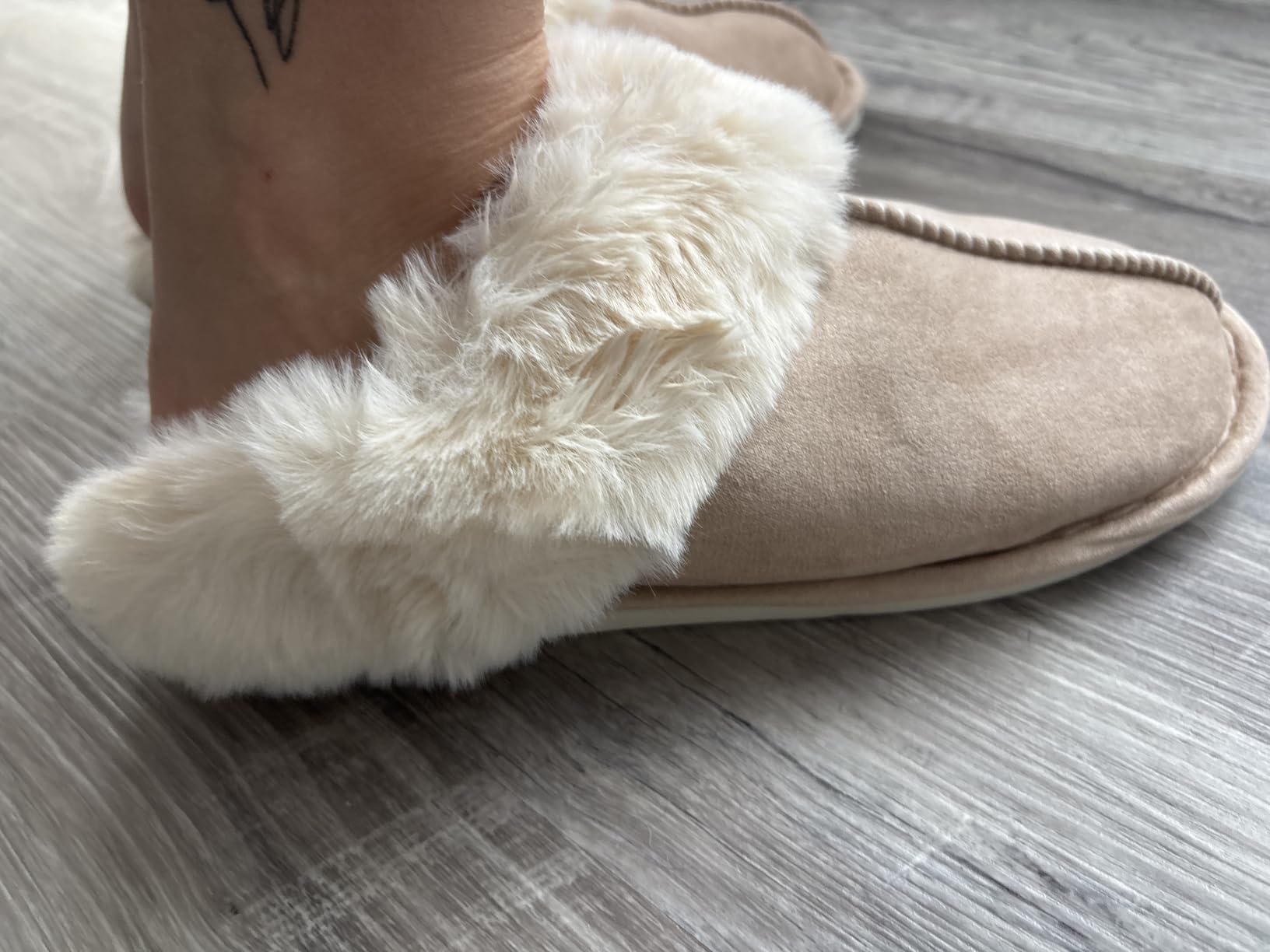 Donpapa Womens Fuzzy Slippers Memory Foam Warm Cozy Indoor House Shoes customer photo 2