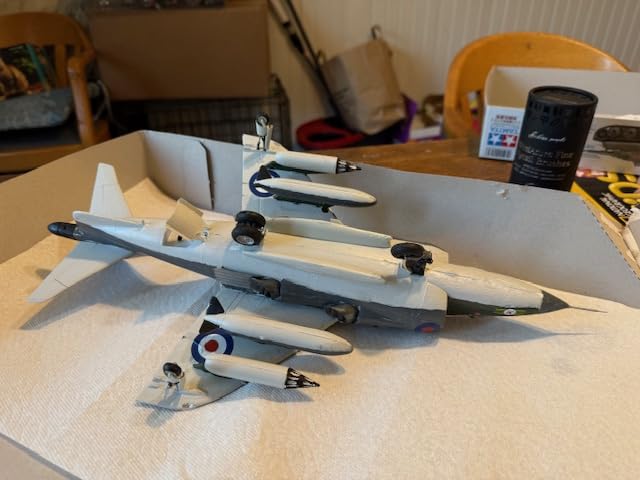 Revell RV05690 05690 5690 Hawker Harrier GR Mk.1 Gift Set Plastic Model kit, Multicoloured, 1/48 customer photo 2