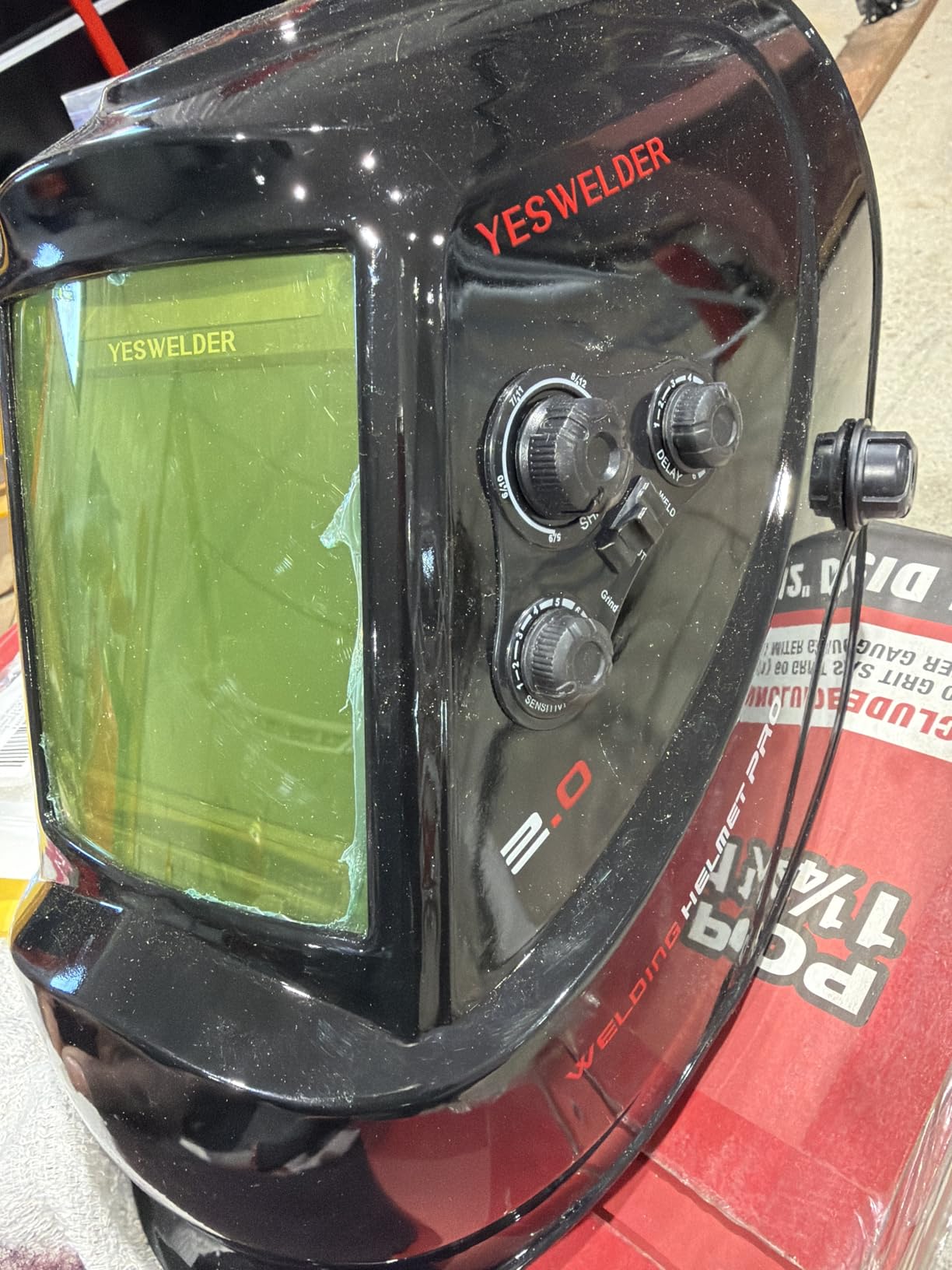YESWELDER Auto Darkening Welding Helmet, Large View, LYG-M800H customer photo 1
