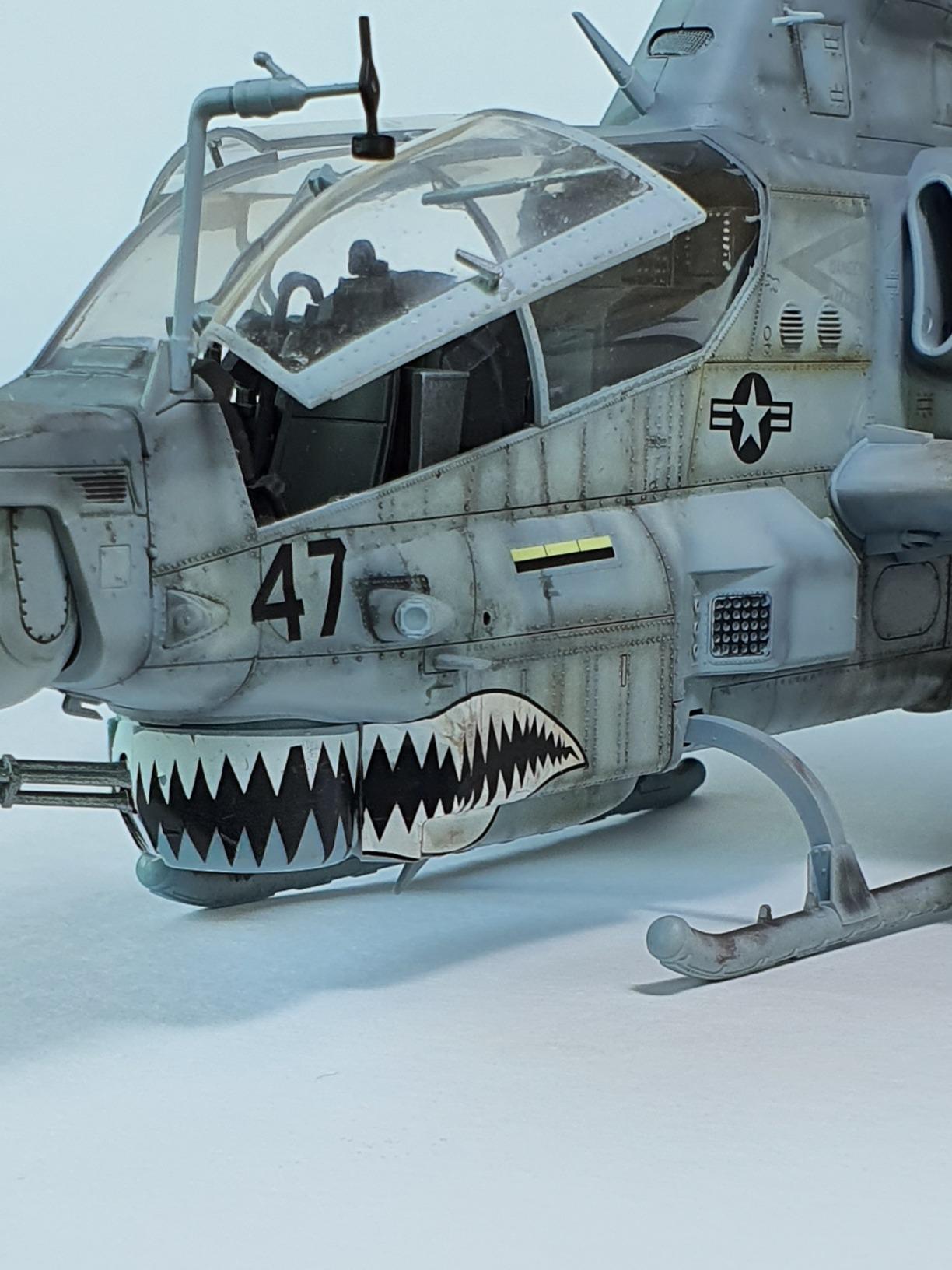 Academy 1:35 Bell AH-1Z Shark Mouth USMC Helicopter Model Kit customer photo 1