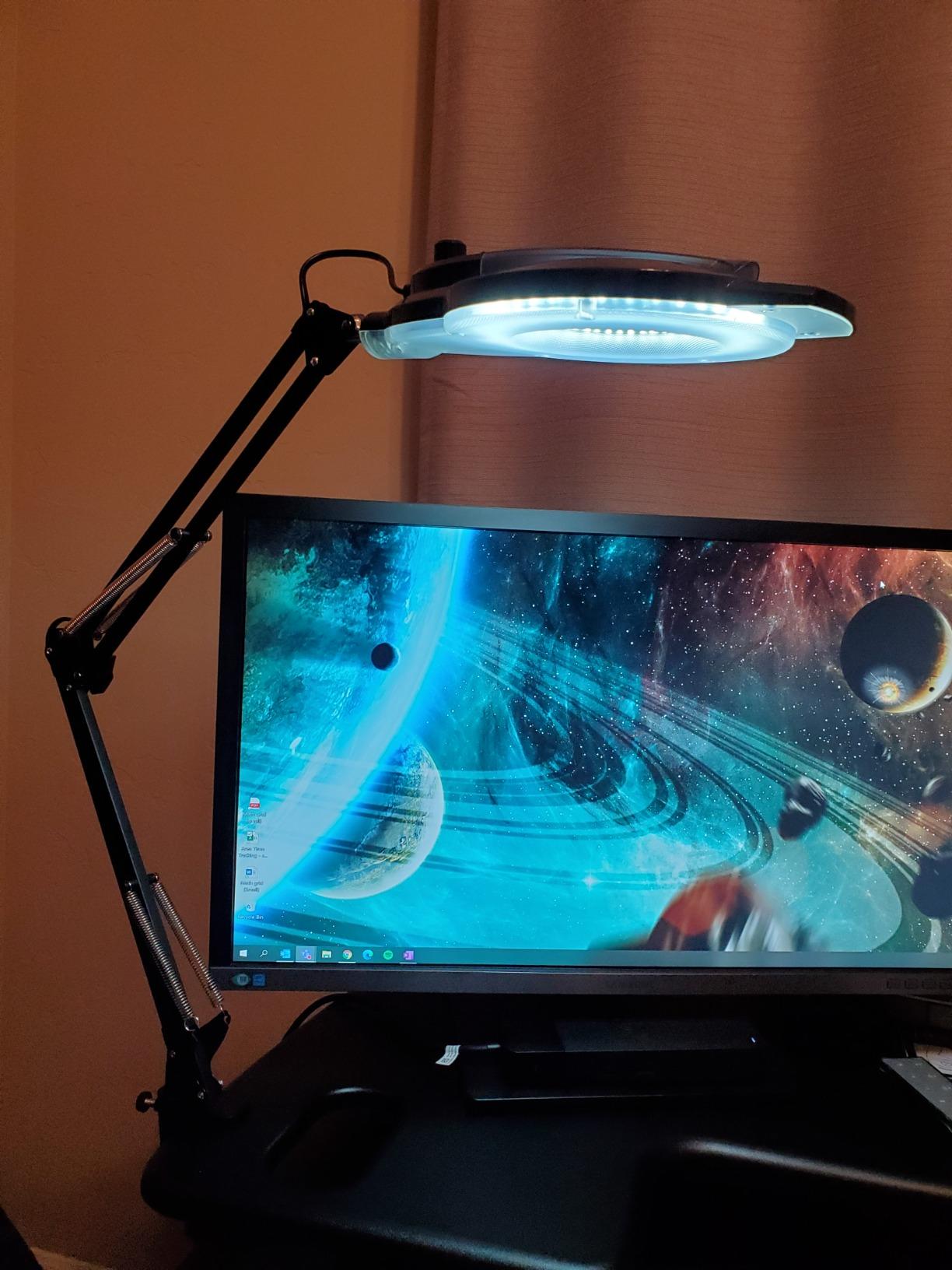 KIRKAS LED Magnifying Lamp with Clamp, 2,200 Lumens Dimmable 28in 12X customer photo 1