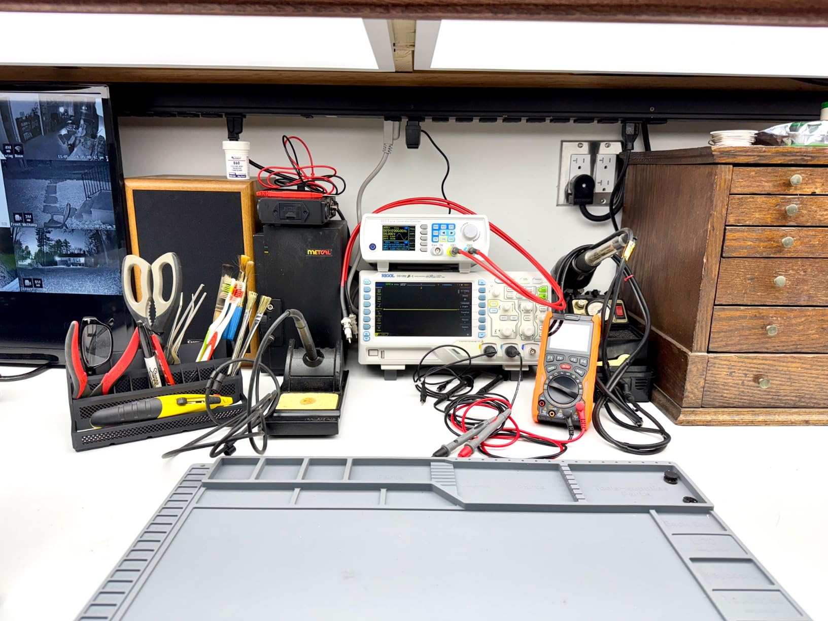 RIGOL DS1202Z-E Digital Oscilloscope, 200MHz, 2 Channel, 1GSa/s Sampling customer photo 2